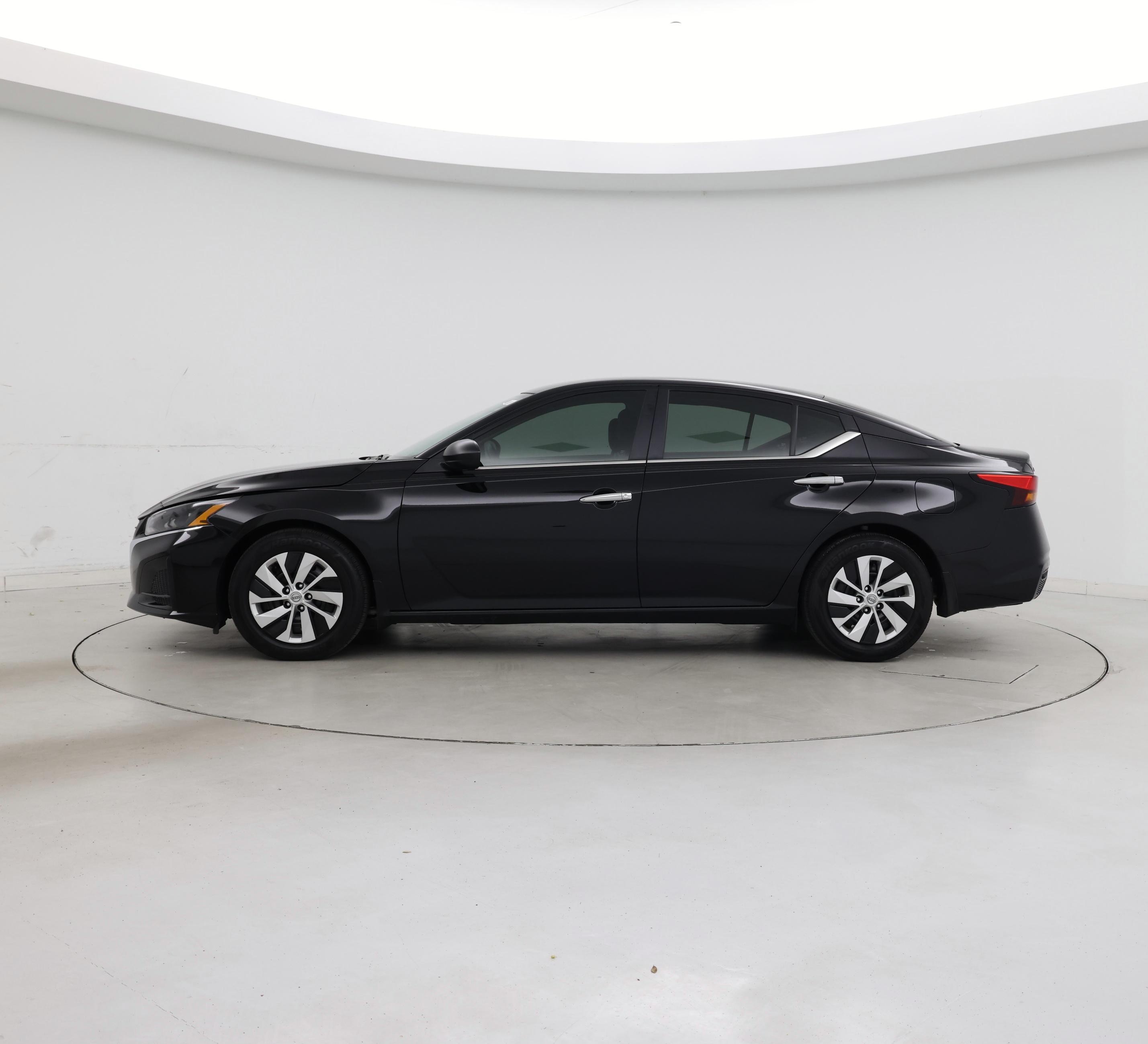 Thumbnail: 2024 Nissan Altima - 3