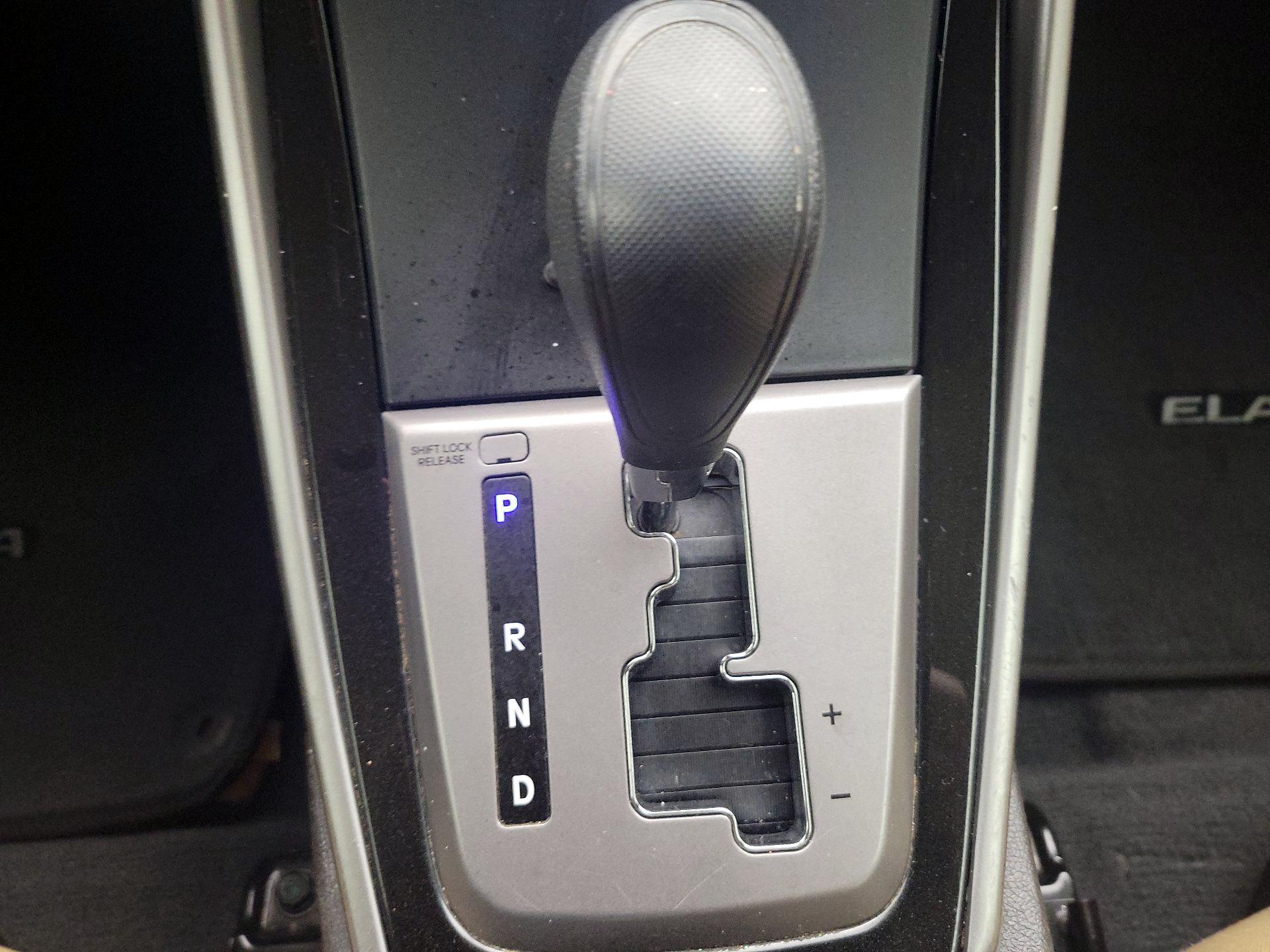 Thumbnail: 2013 Hyundai Elantra - 16