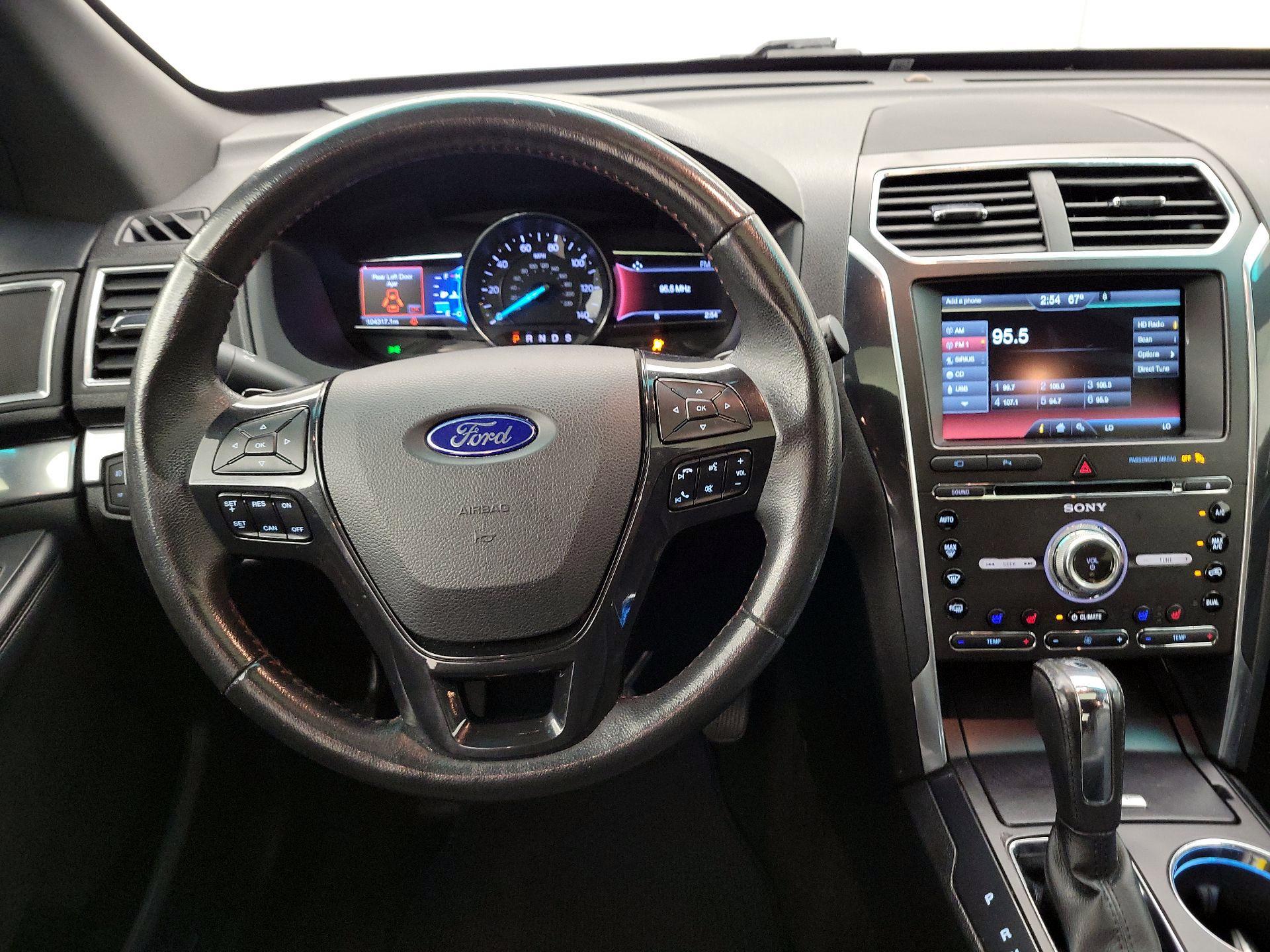 Thumbnail: 2016 Ford Explorer - 10