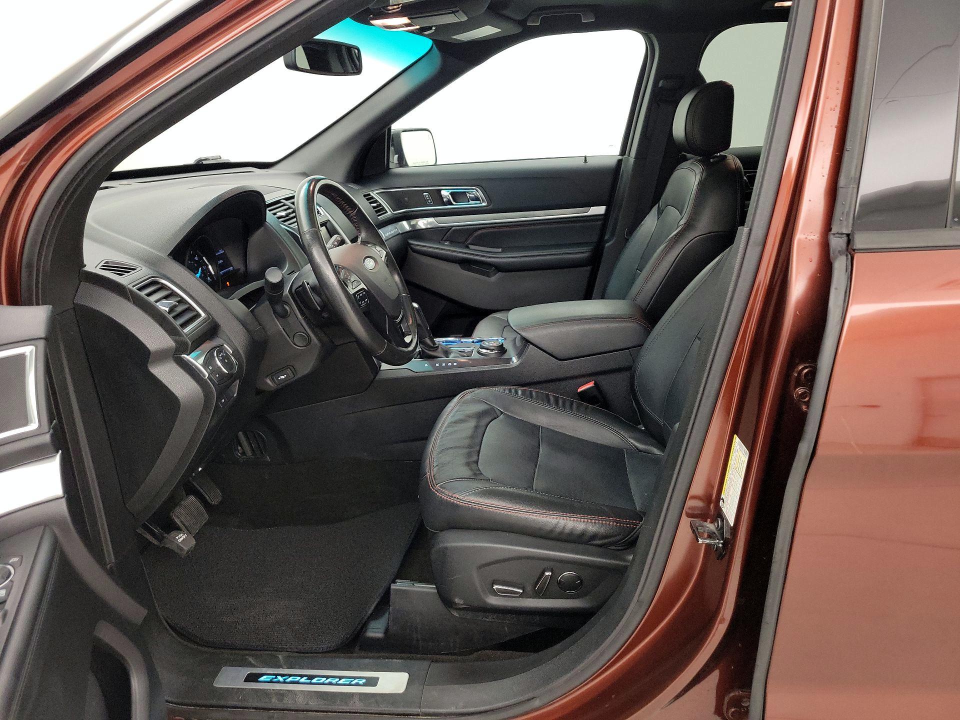 Thumbnail: 2016 Ford Explorer - 11