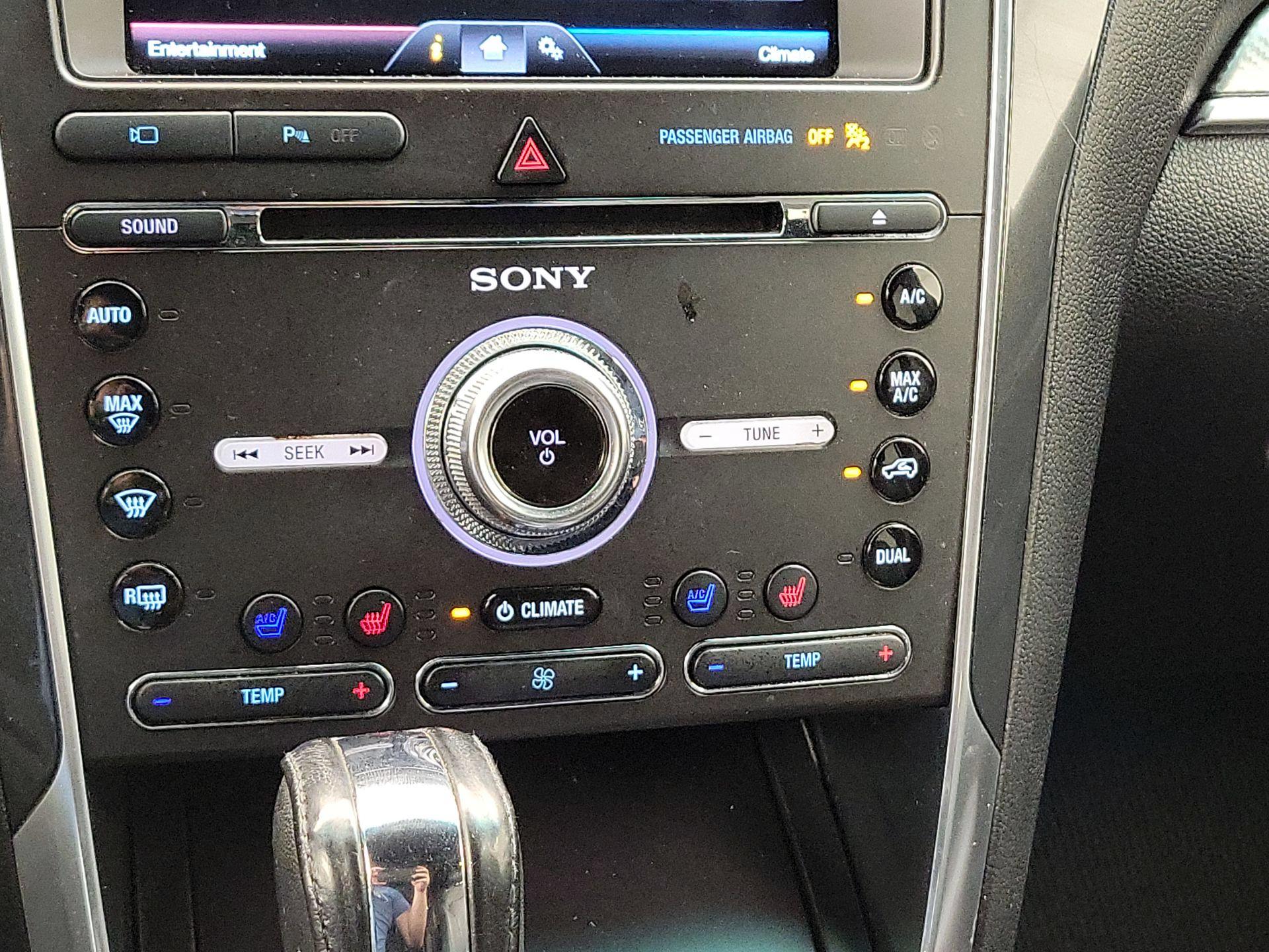 Thumbnail: 2016 Ford Explorer - 16