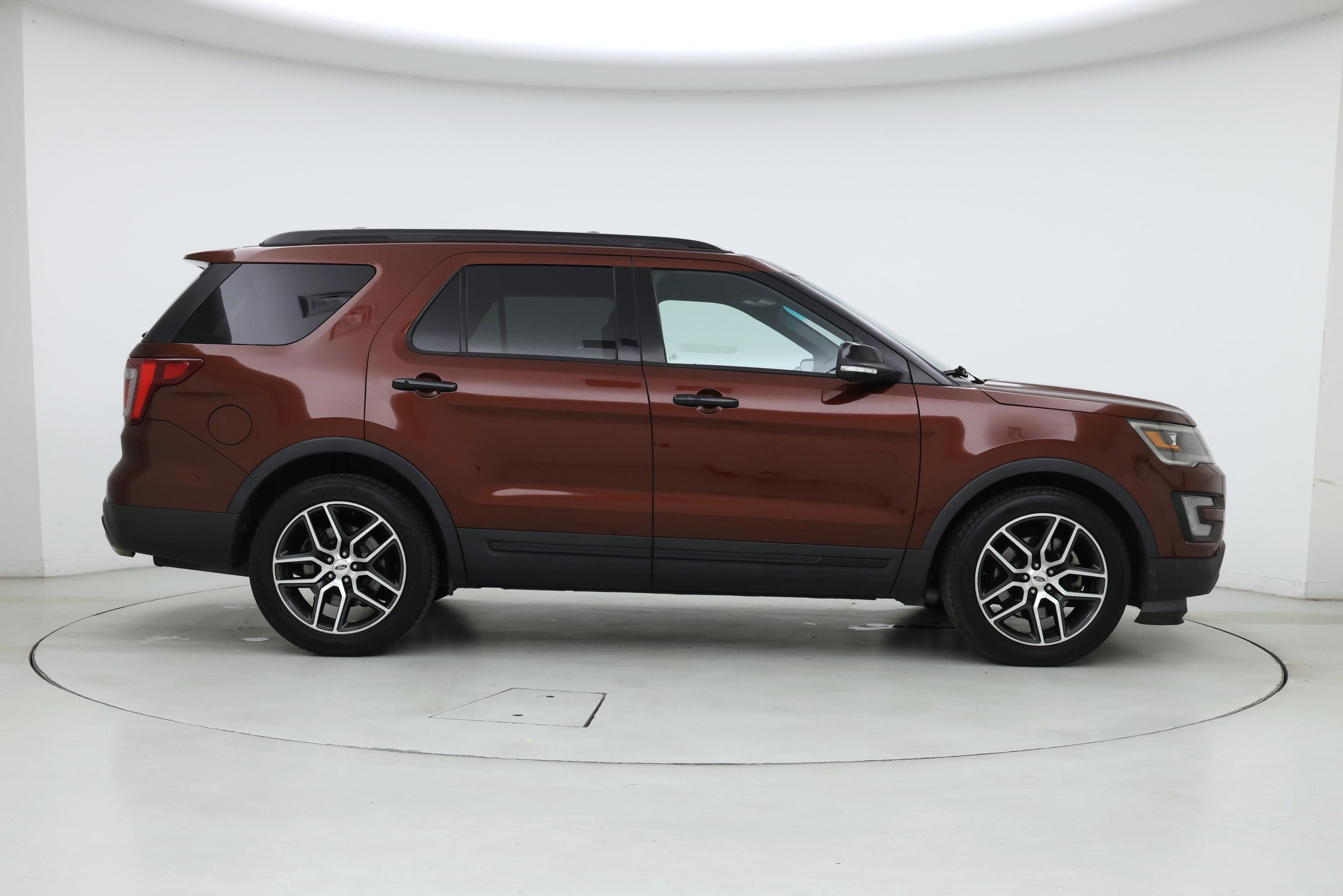 Thumbnail: 2016 Ford Explorer - 7