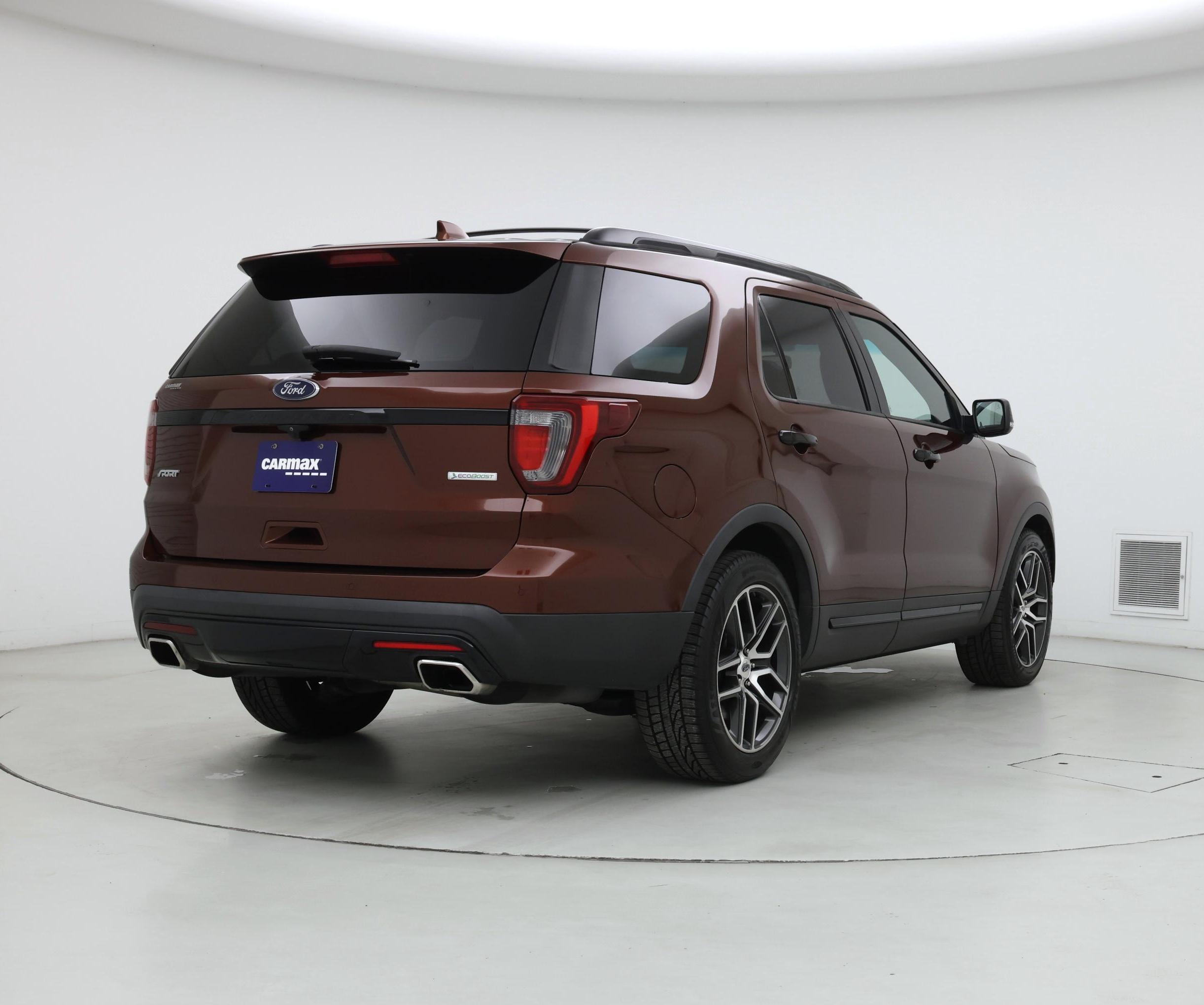 Thumbnail: 2016 Ford Explorer - 8
