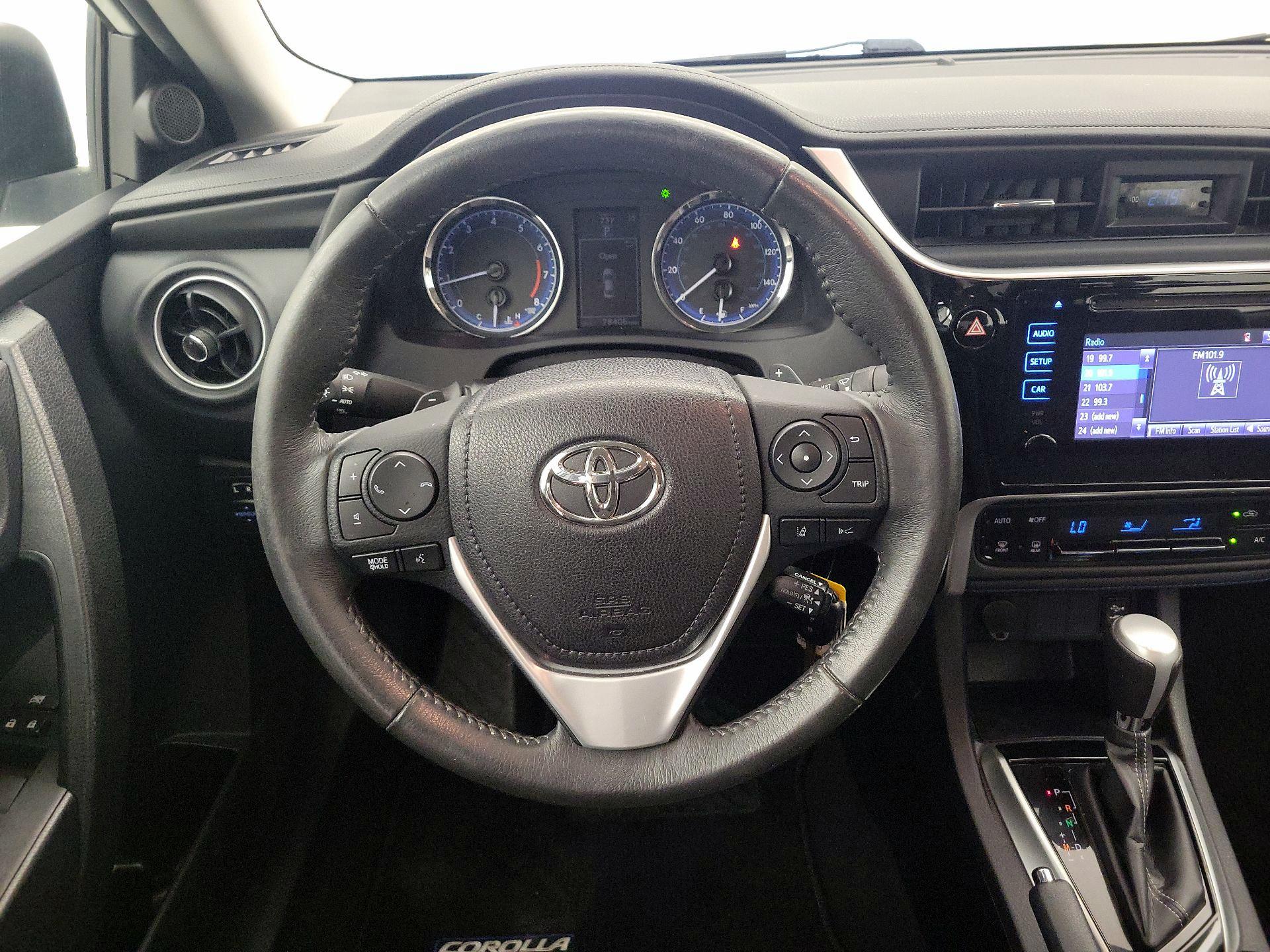 Thumbnail: 2017 Toyota Corolla - 10