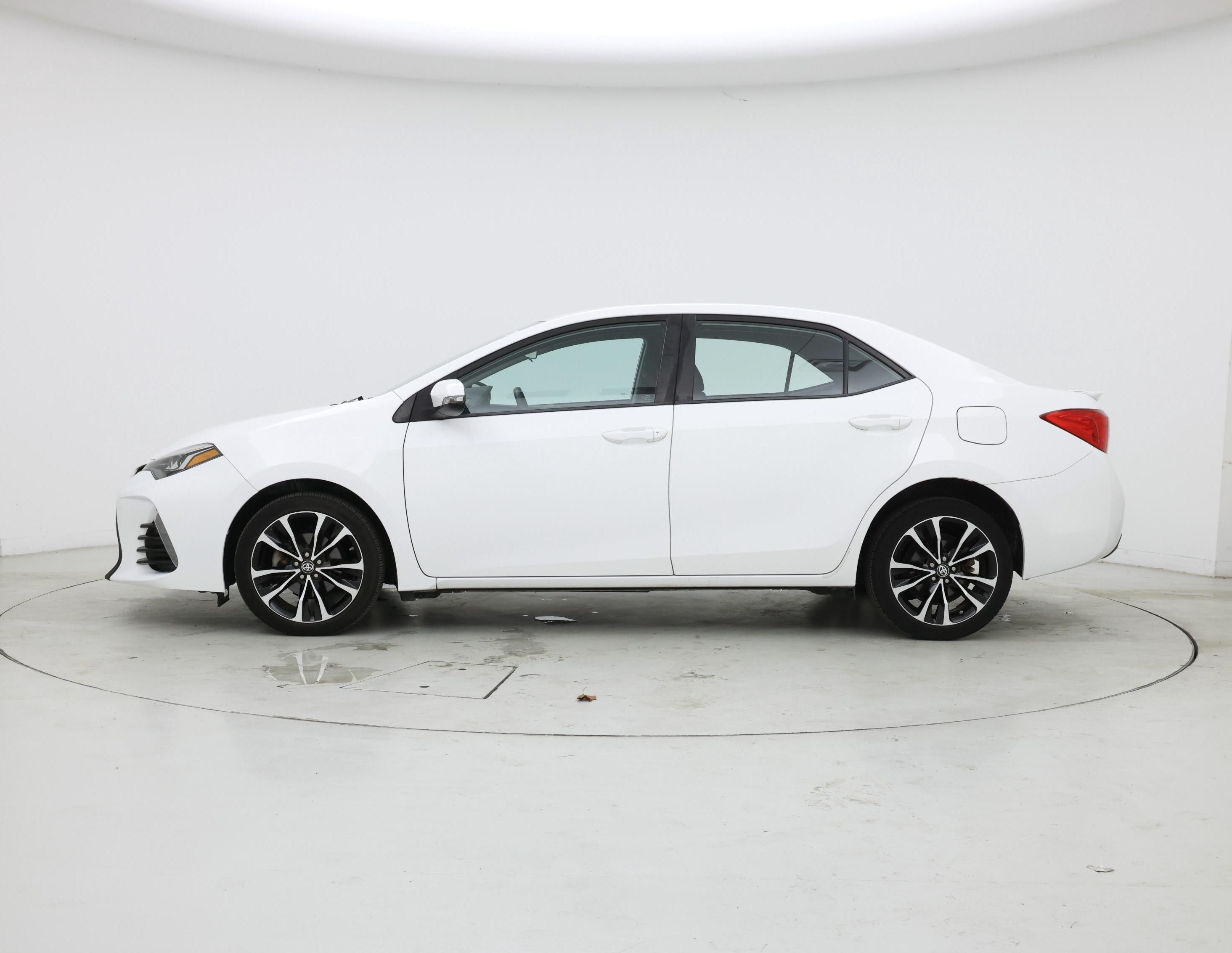 Thumbnail: 2017 Toyota Corolla - 3