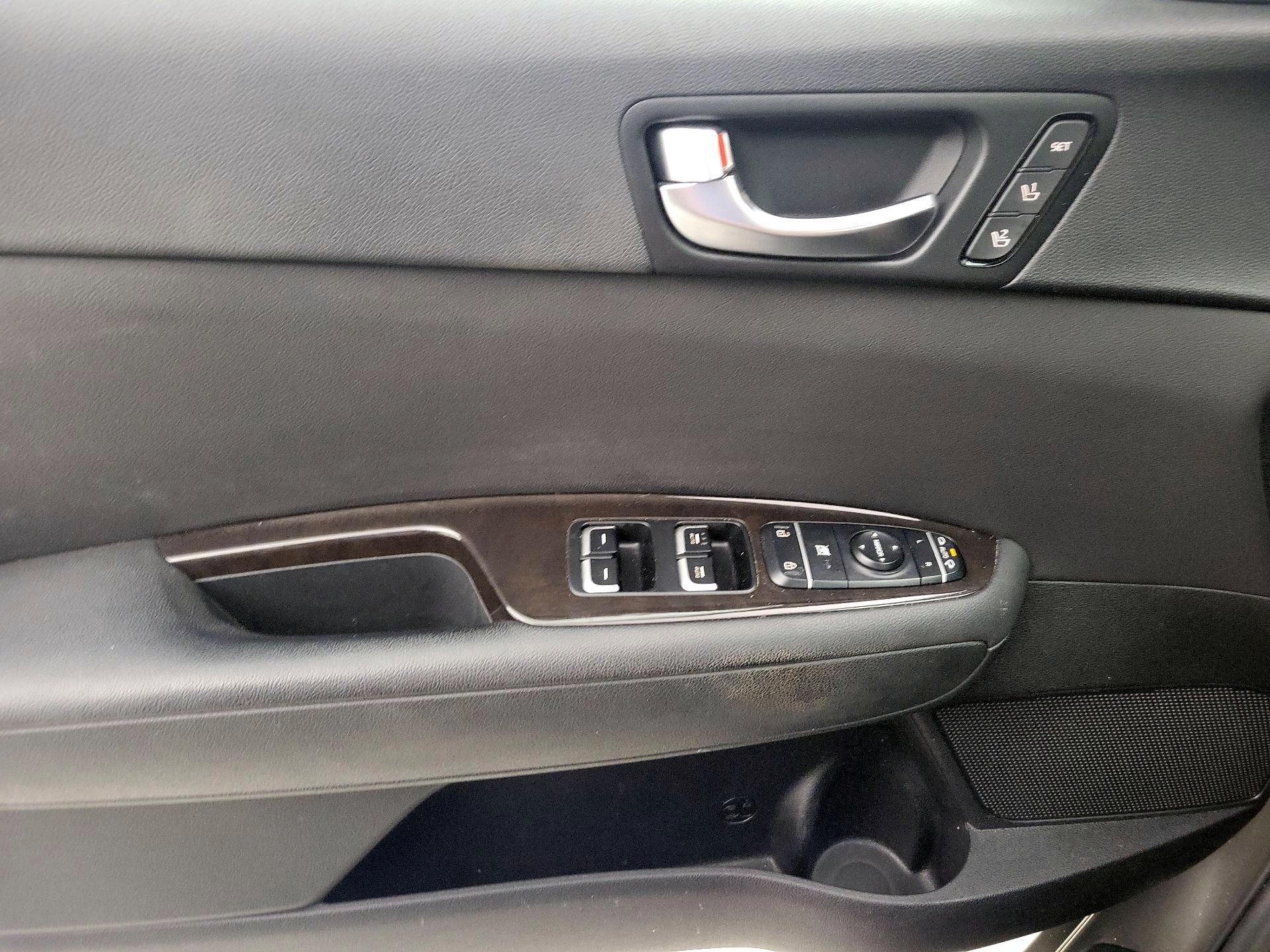 Thumbnail: 2016 Kia Optima - 12