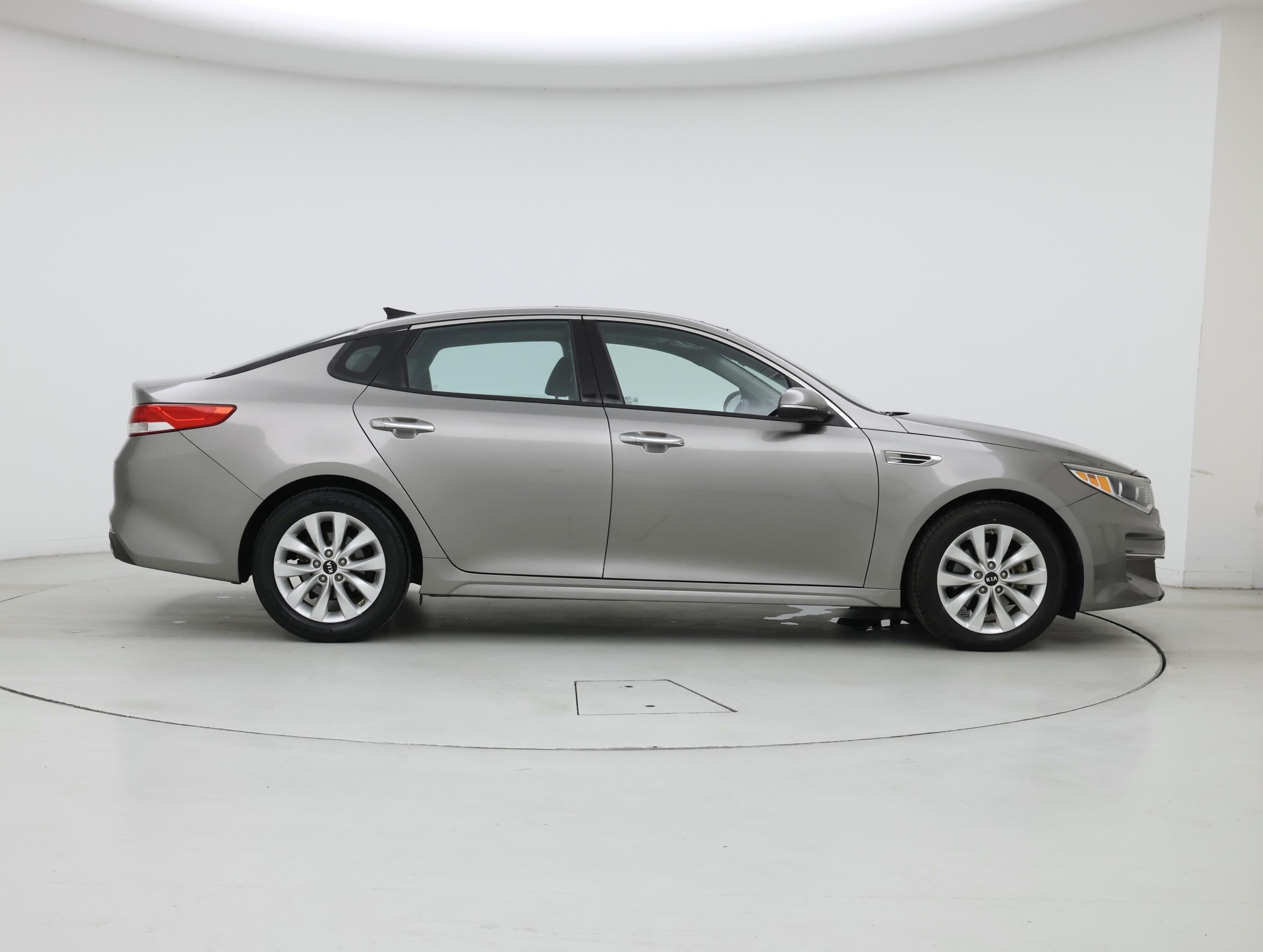 Thumbnail: 2016 Kia Optima - 7