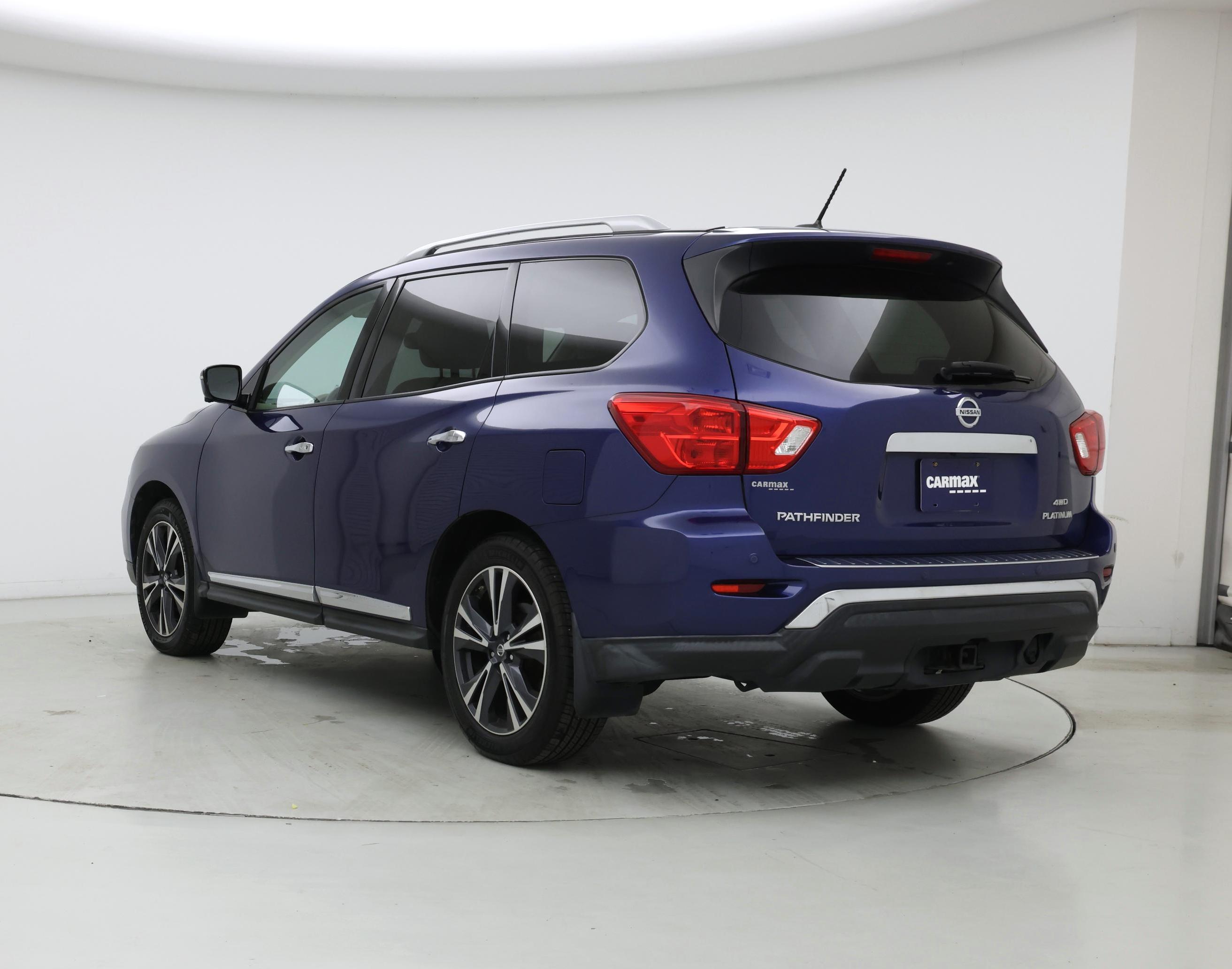Thumbnail: 2017 Nissan Pathfinder - 2
