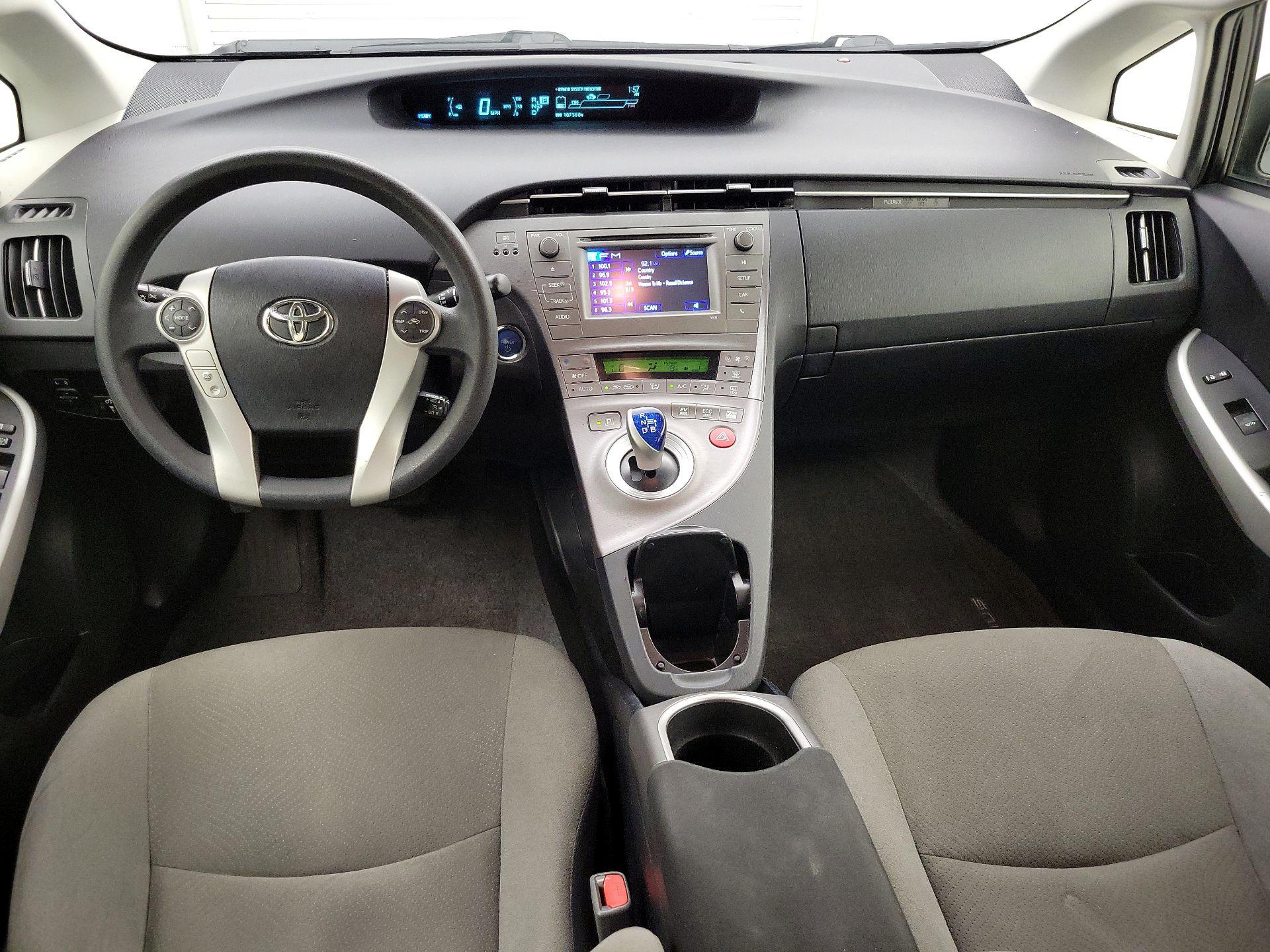 Thumbnail: 2015 Toyota Prius - 9