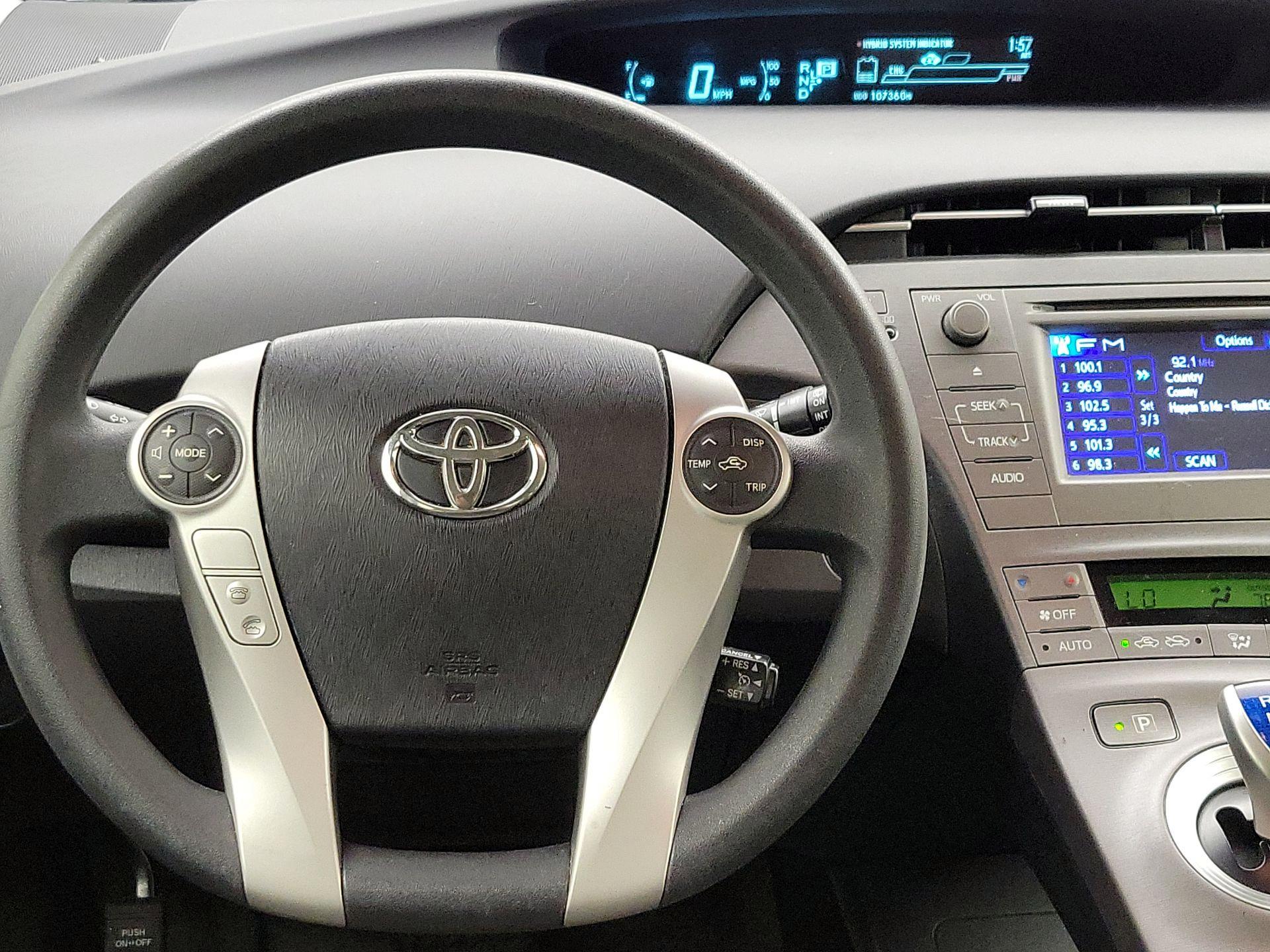 Thumbnail: 2015 Toyota Prius - 10