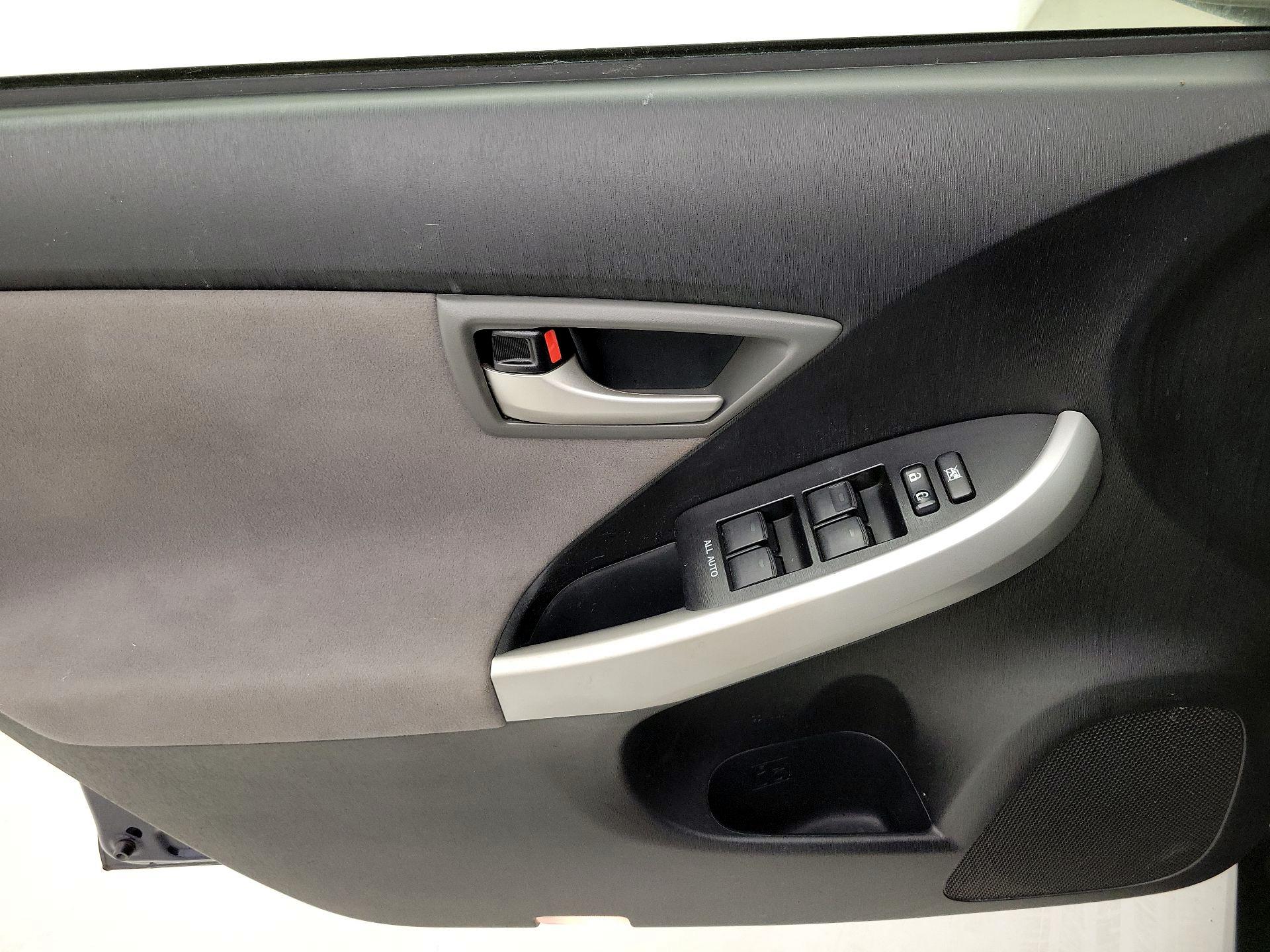 Thumbnail: 2015 Toyota Prius - 12