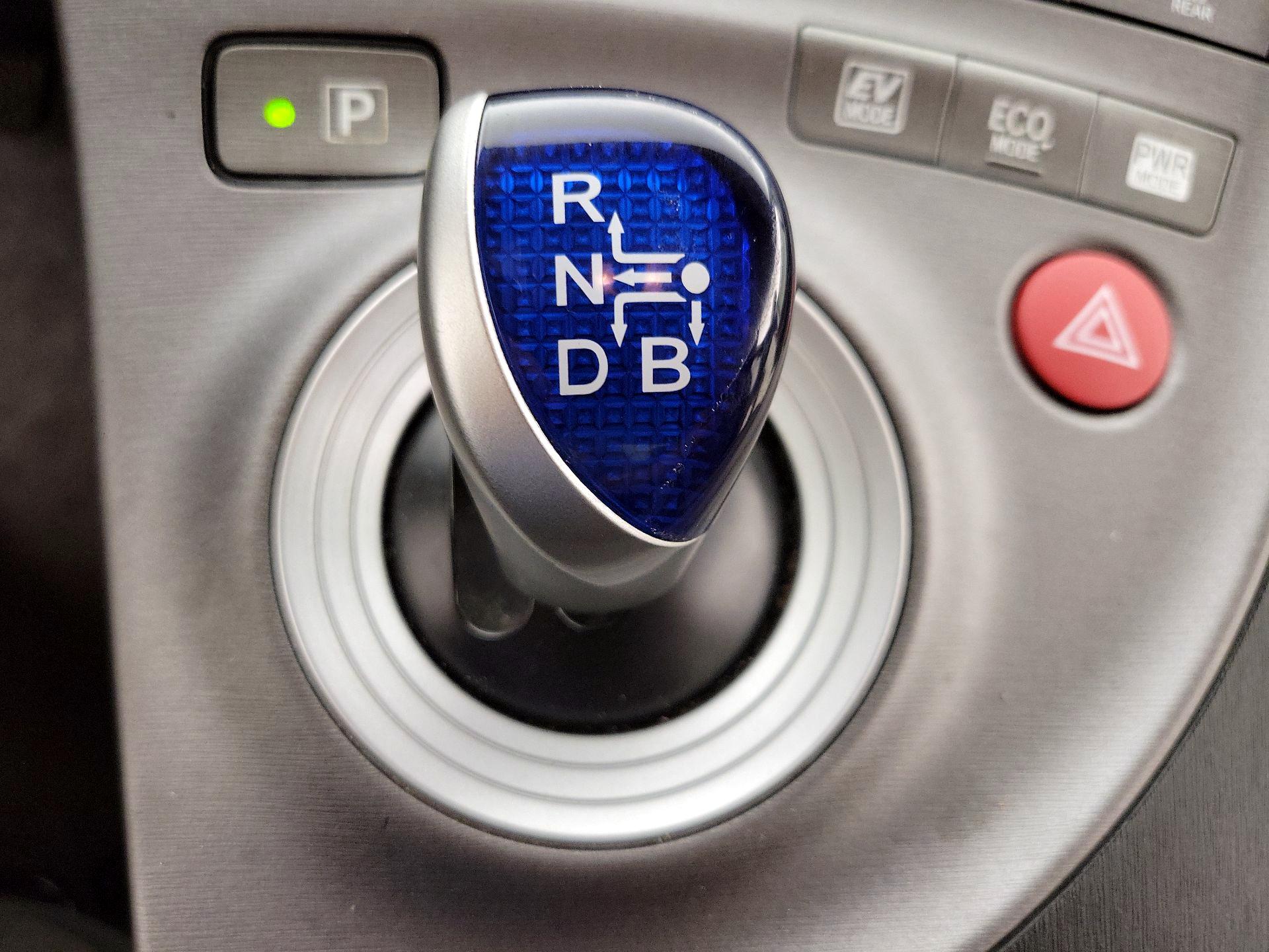 Thumbnail: 2015 Toyota Prius - 17