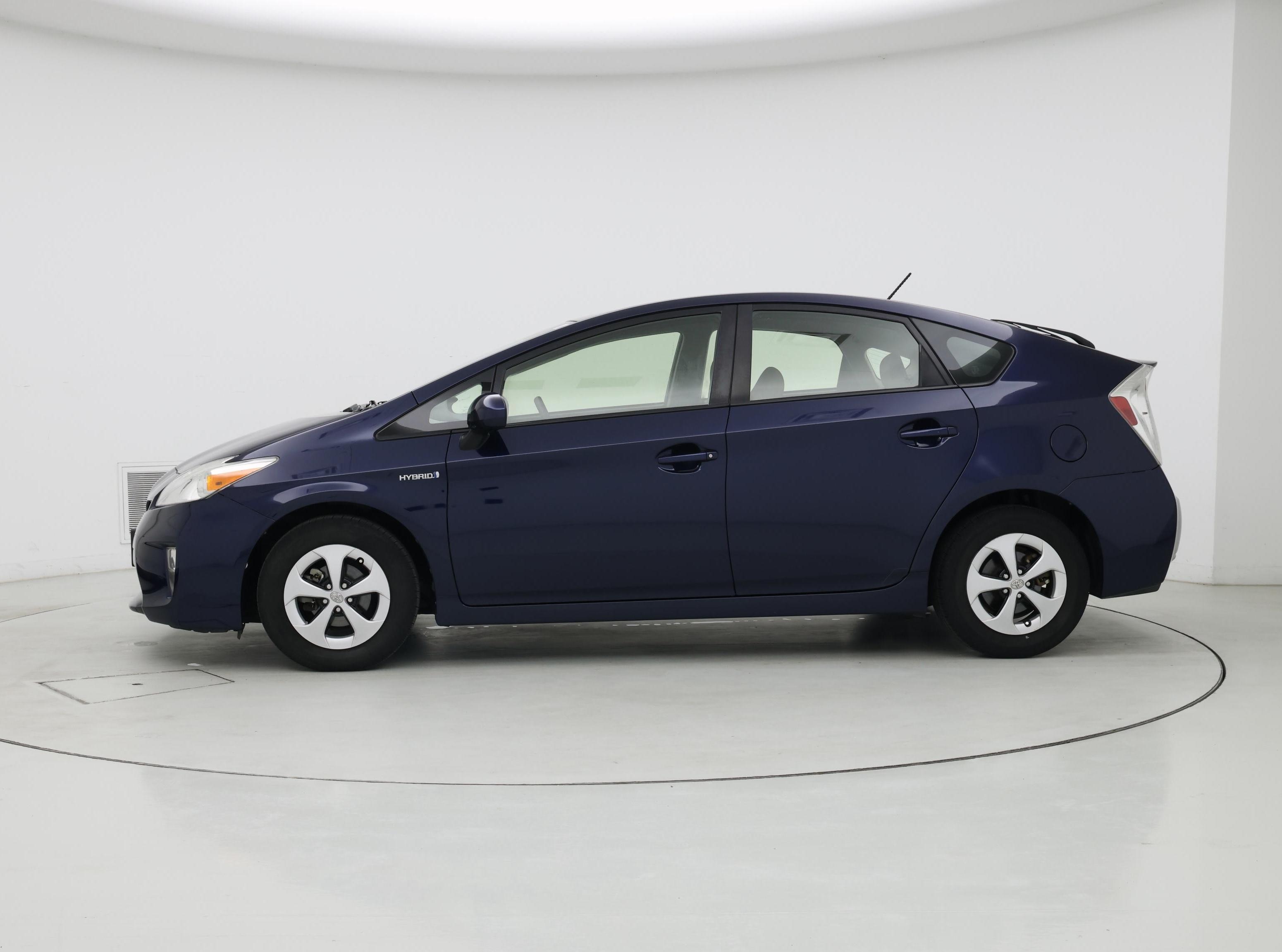 Thumbnail: 2015 Toyota Prius - 3