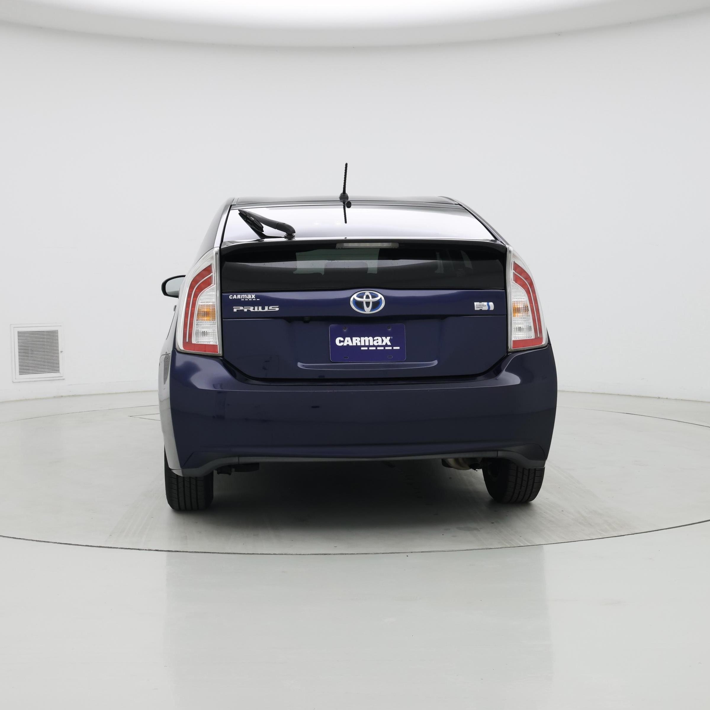Thumbnail: 2015 Toyota Prius - 6