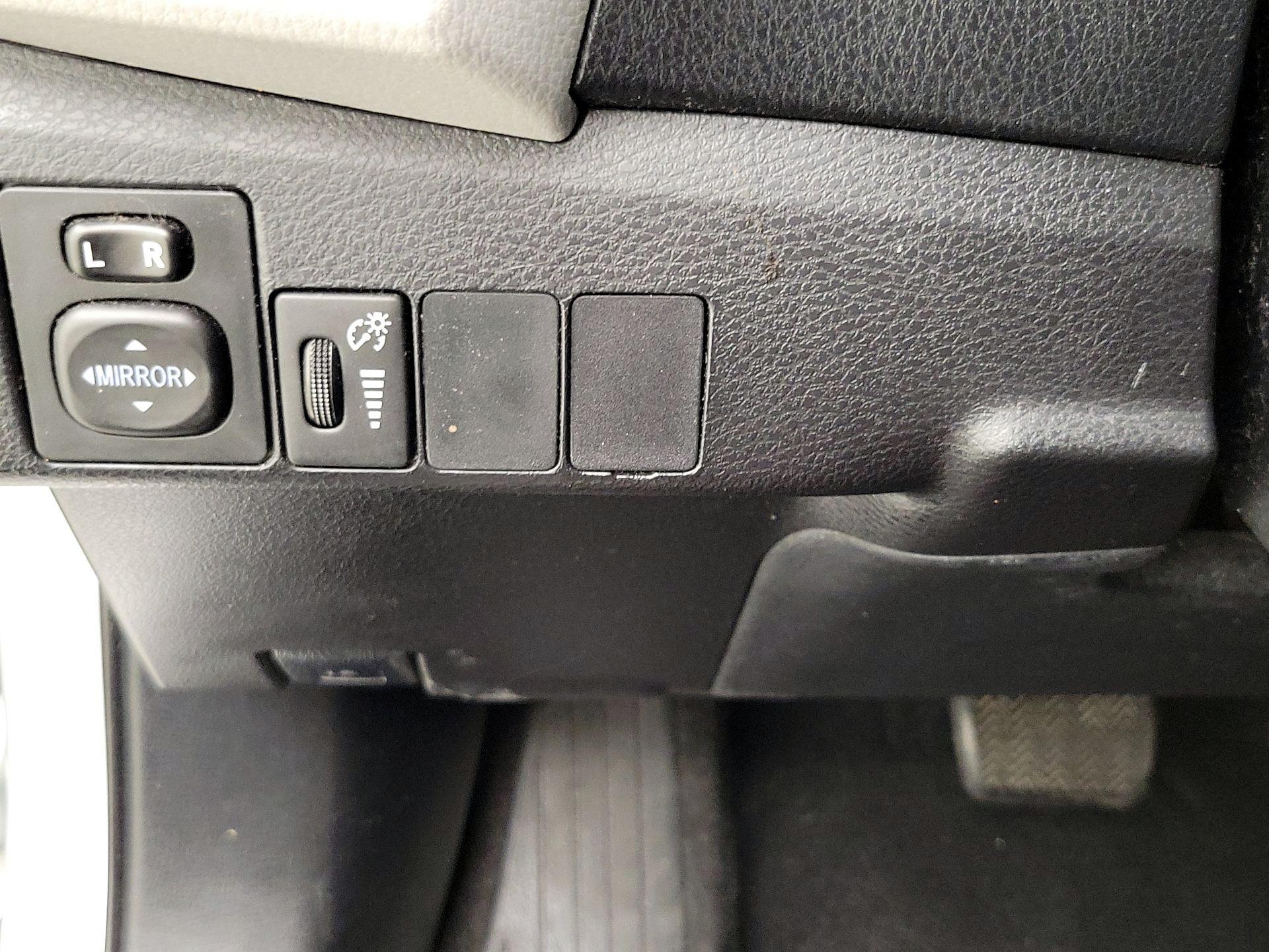 Thumbnail: 2014 Toyota Corolla - 13