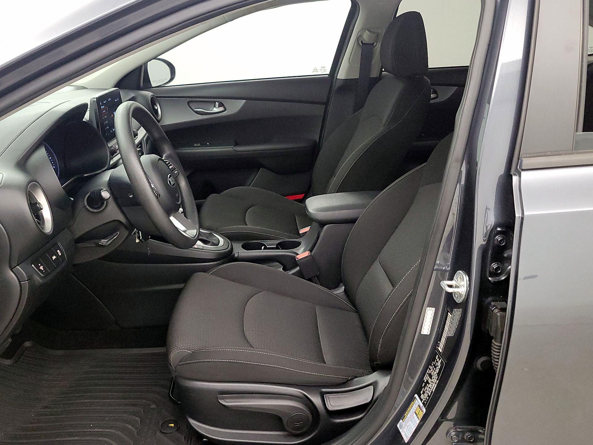 Thumbnail: 2021 Kia Forte - 11