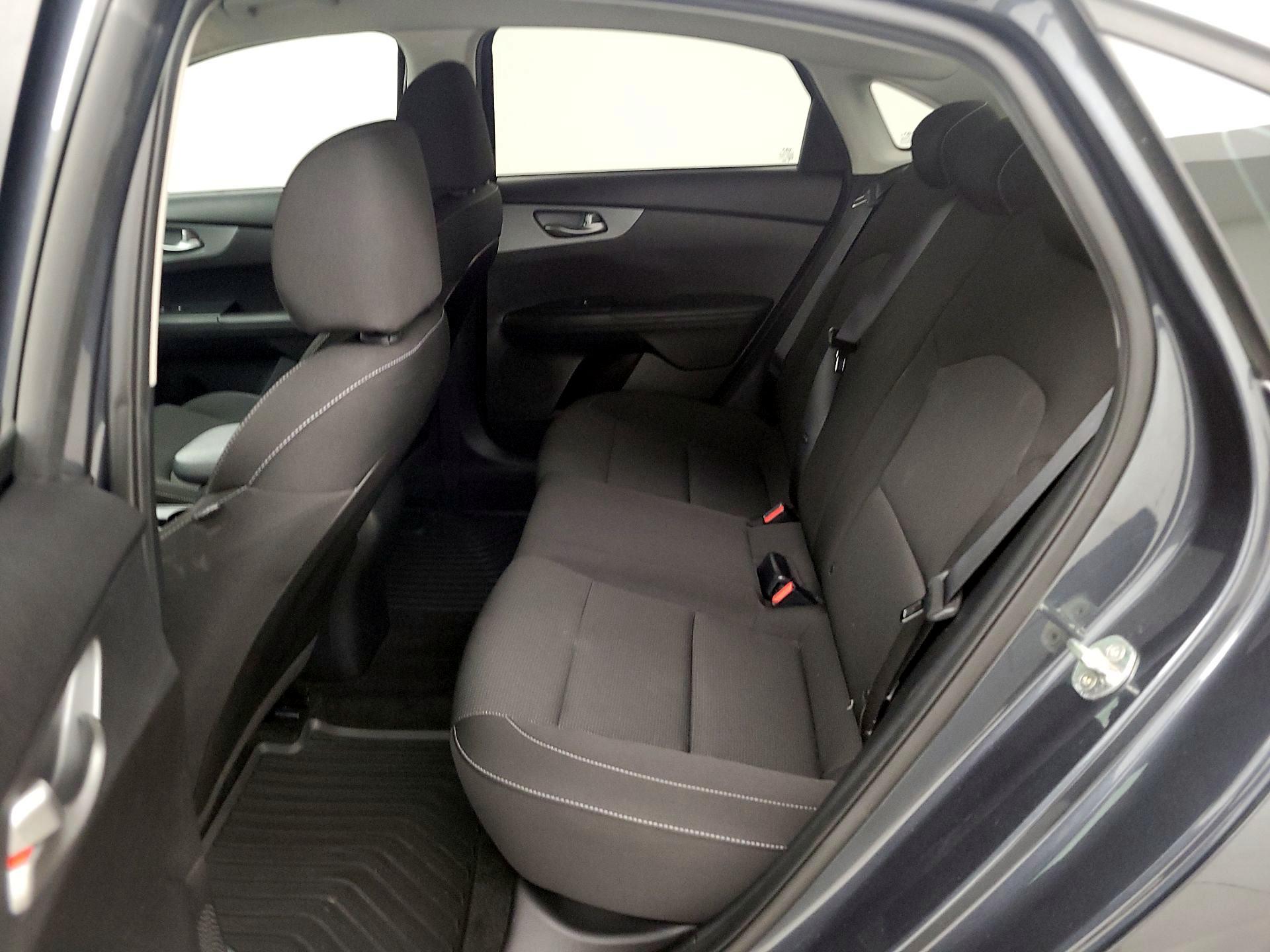 Thumbnail: 2021 Kia Forte - 18