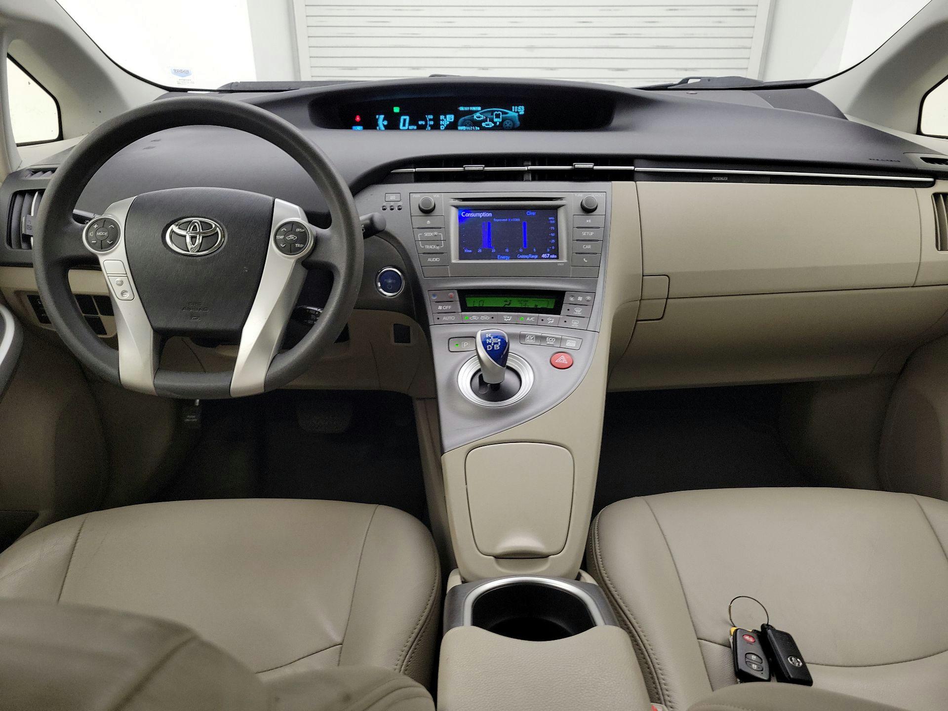 Thumbnail: 2015 Toyota Prius - 9