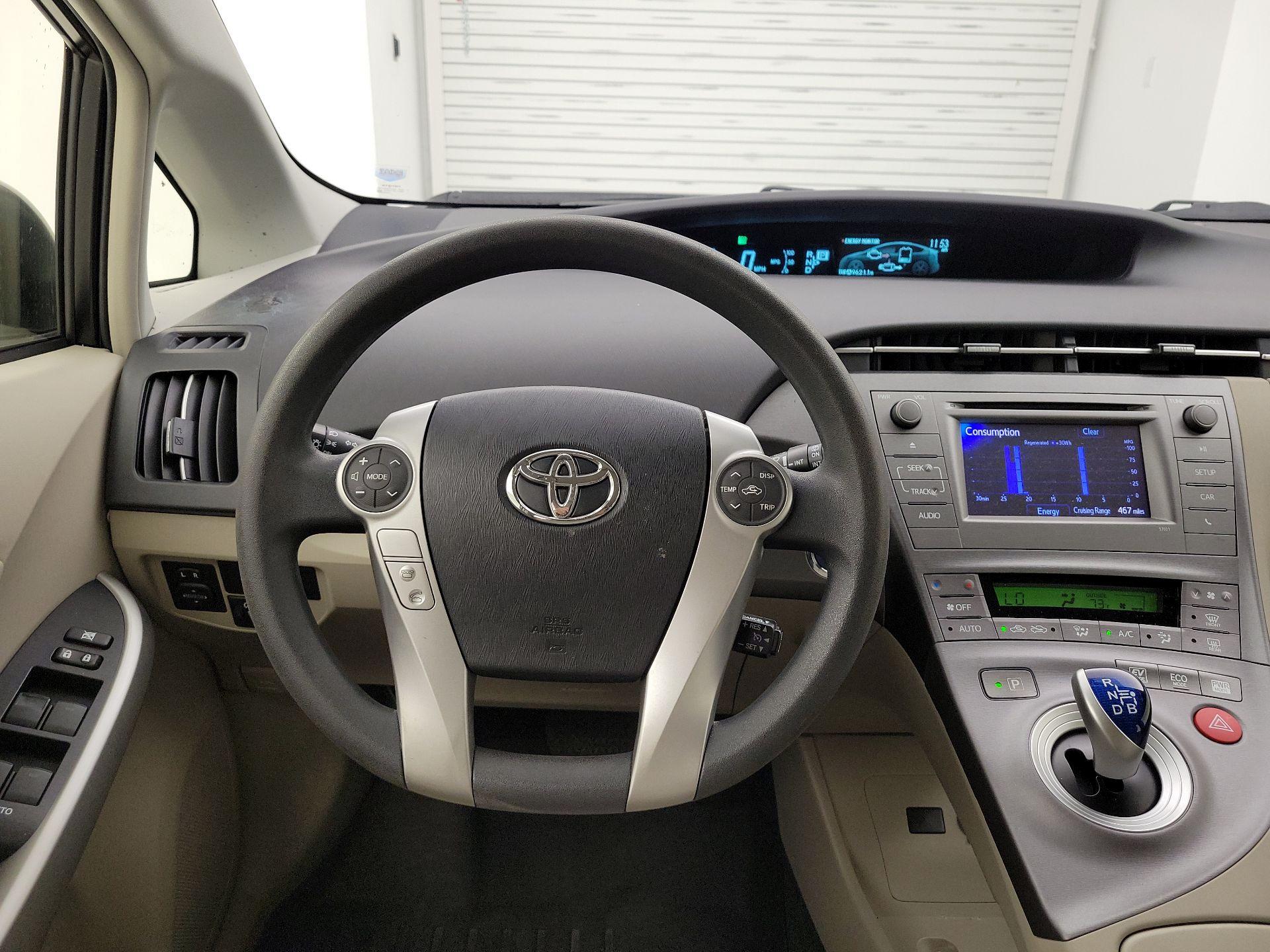 Thumbnail: 2015 Toyota Prius - 10