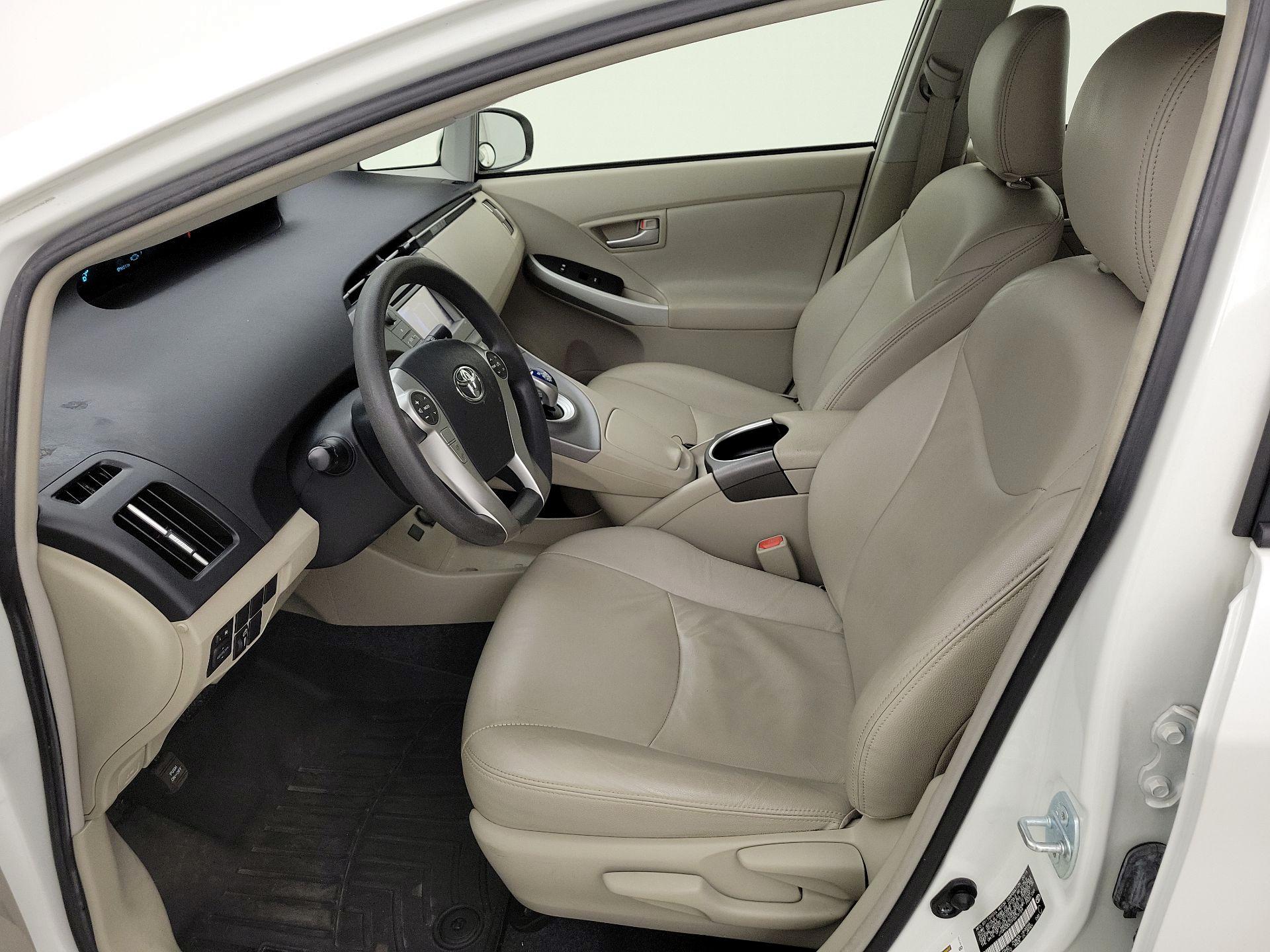 Thumbnail: 2015 Toyota Prius - 11