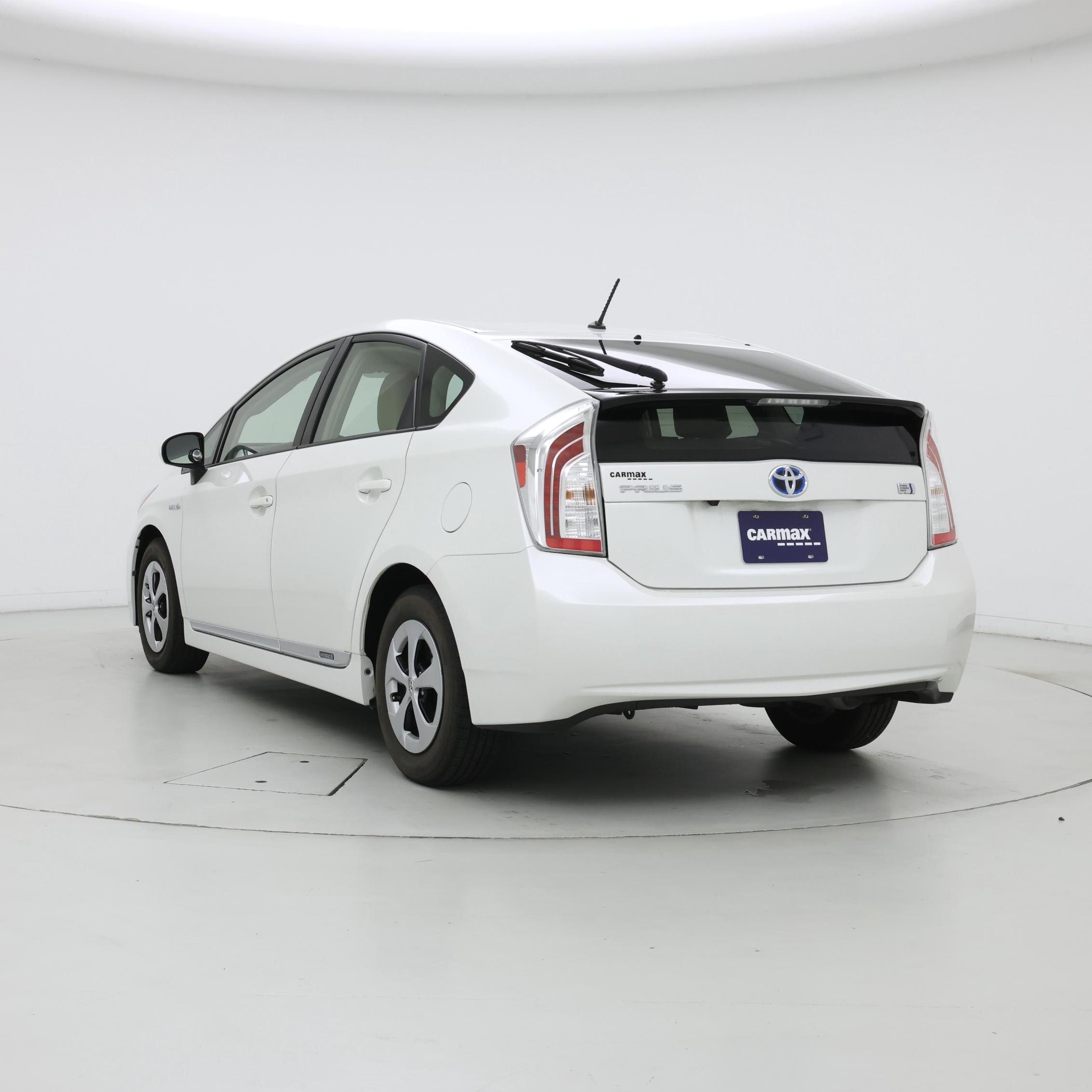 Thumbnail: 2015 Toyota Prius - 2