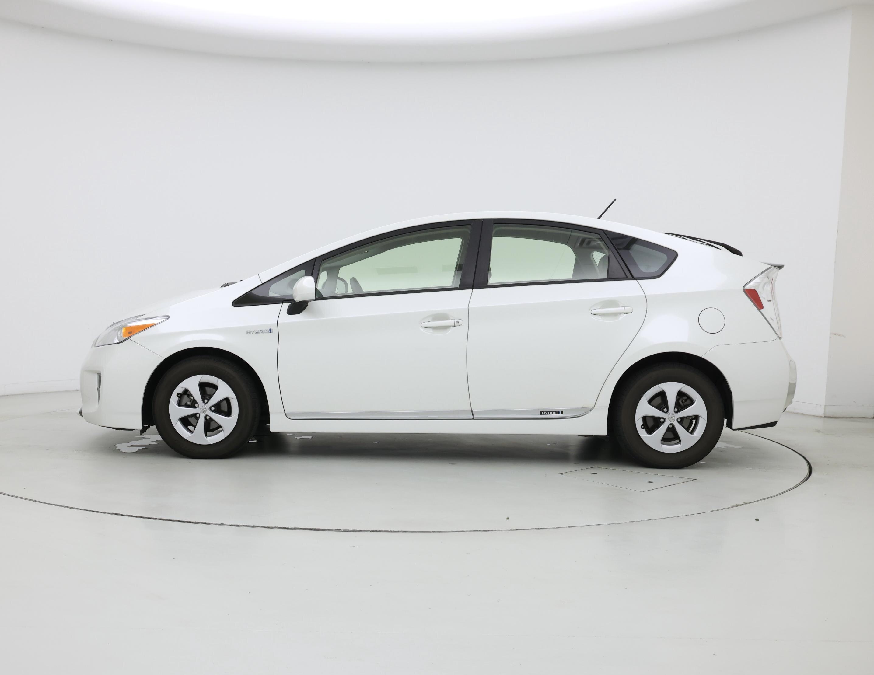 Thumbnail: 2015 Toyota Prius - 3