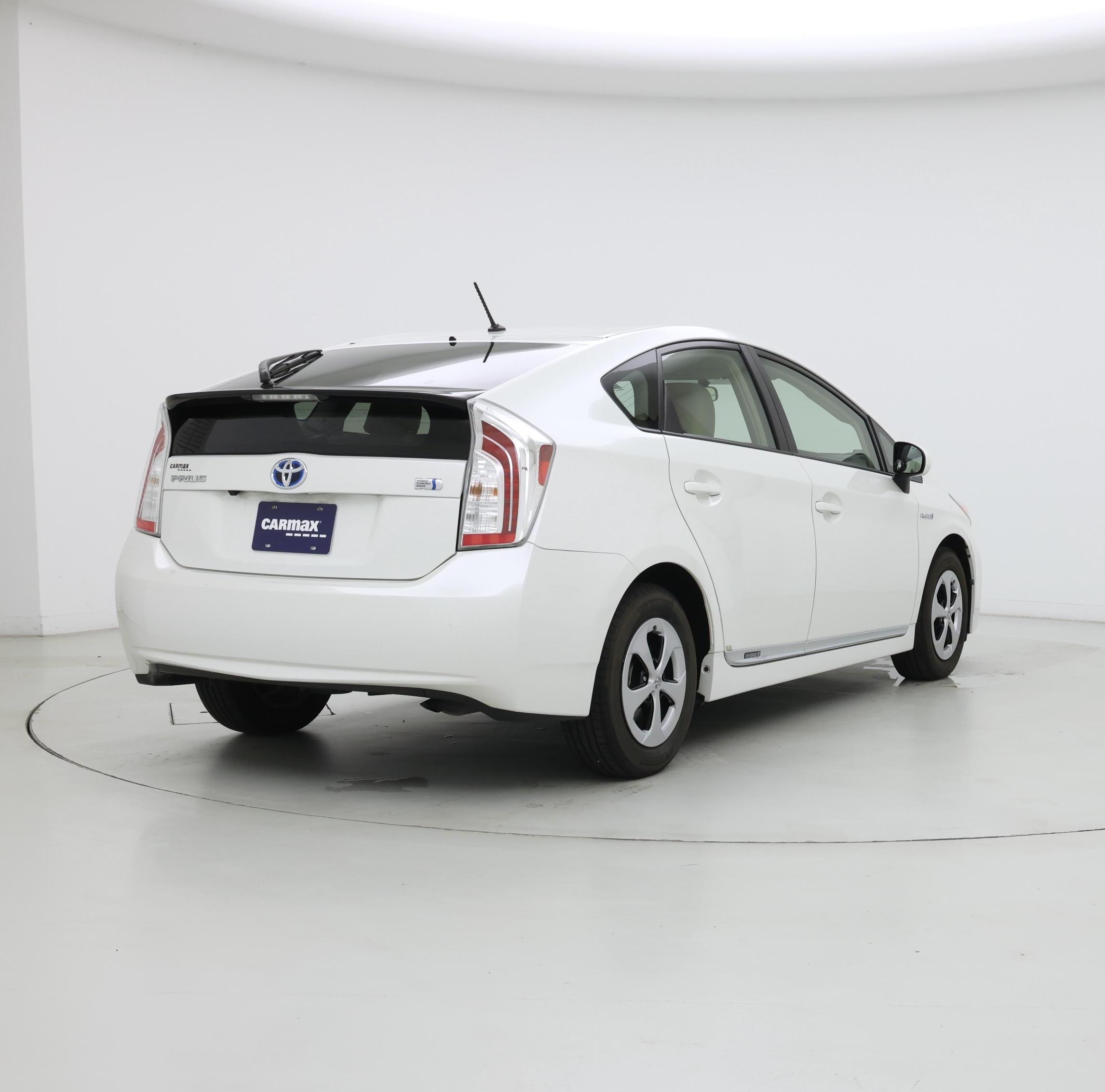 Thumbnail: 2015 Toyota Prius - 8
