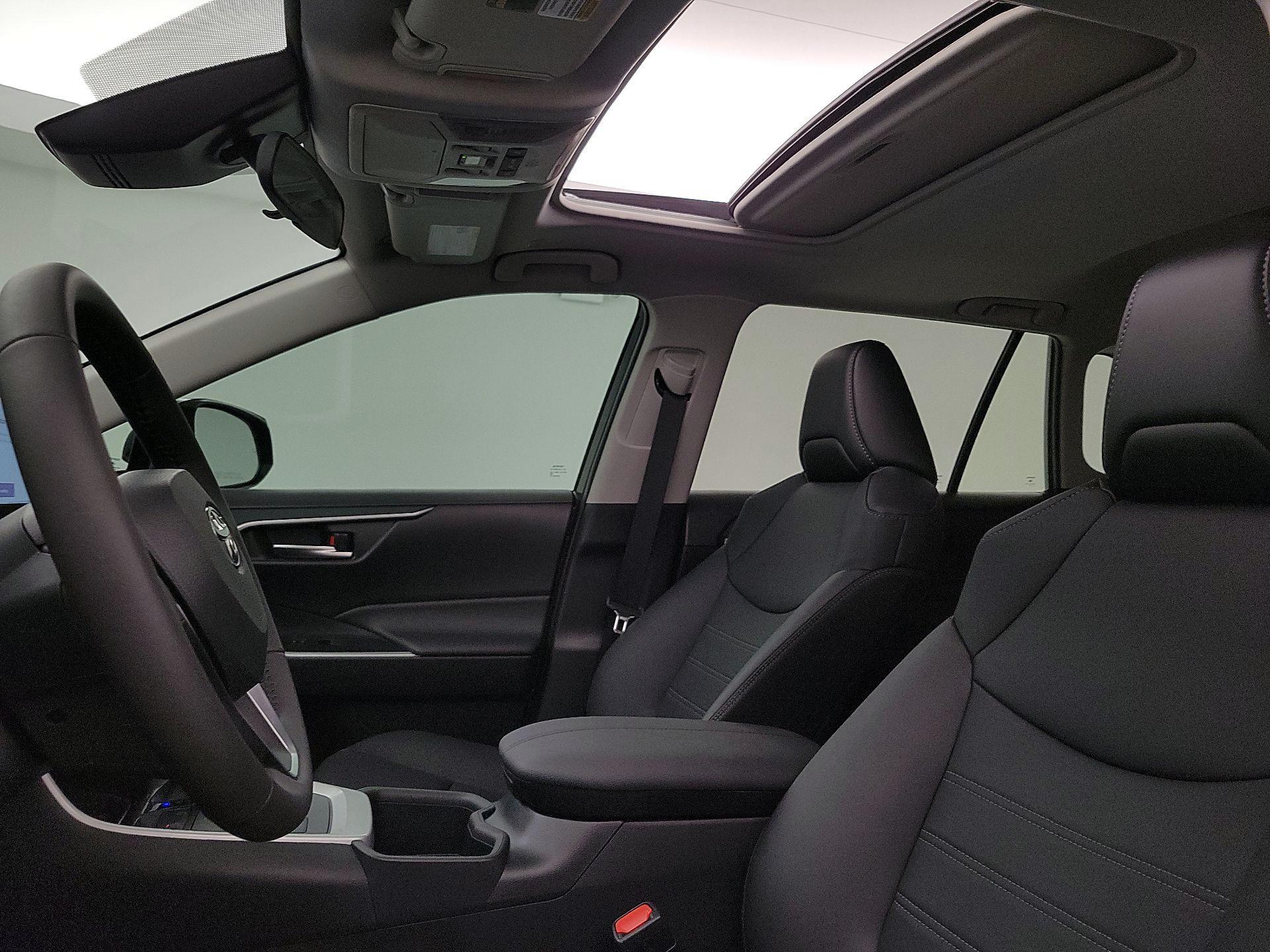 Thumbnail: 2025 Toyota RAV4 - 19