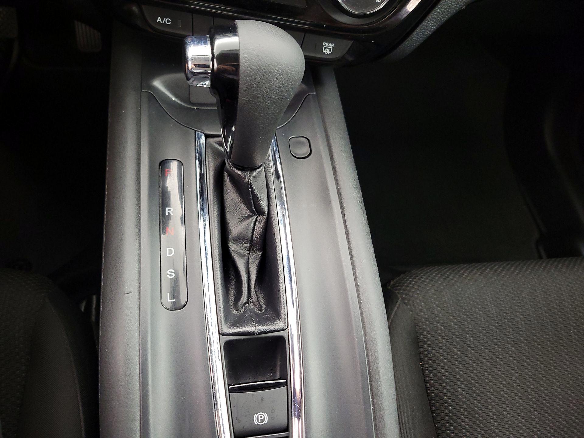 Thumbnail: 2017 Honda HR-V - 17
