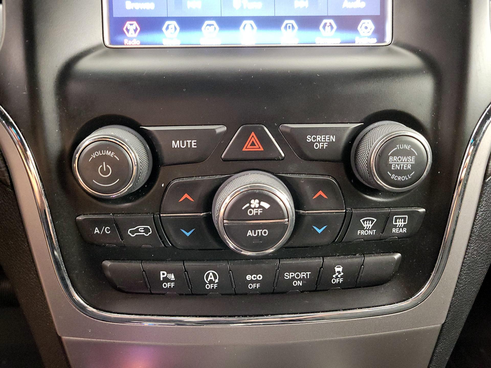 Thumbnail: 2018 Jeep Grand Cherokee - 16