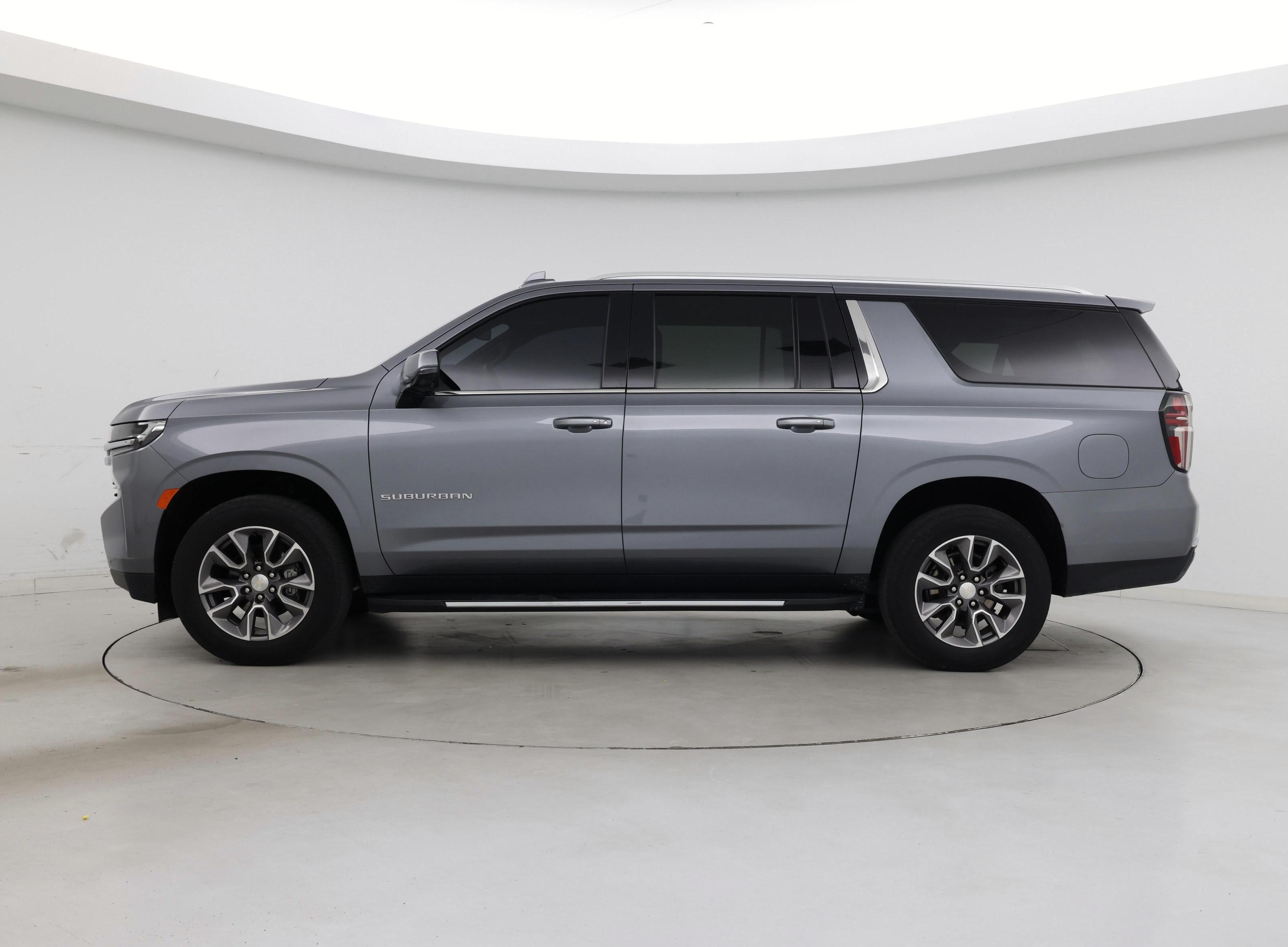 Thumbnail: 2022 Chevrolet Suburban - 3