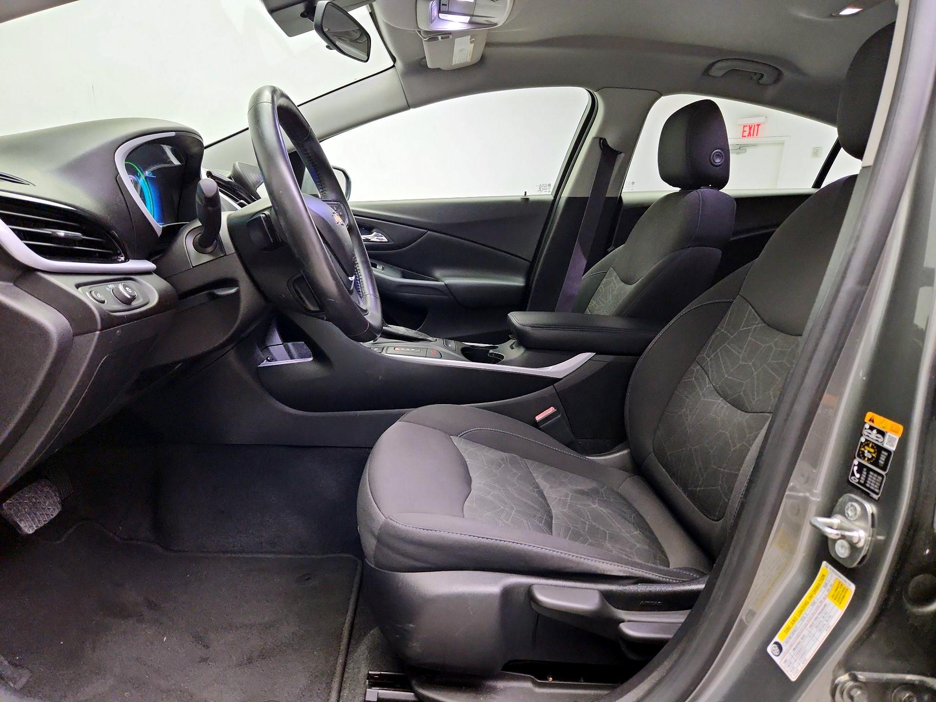 Thumbnail: 2017 Chevrolet Volt - 11