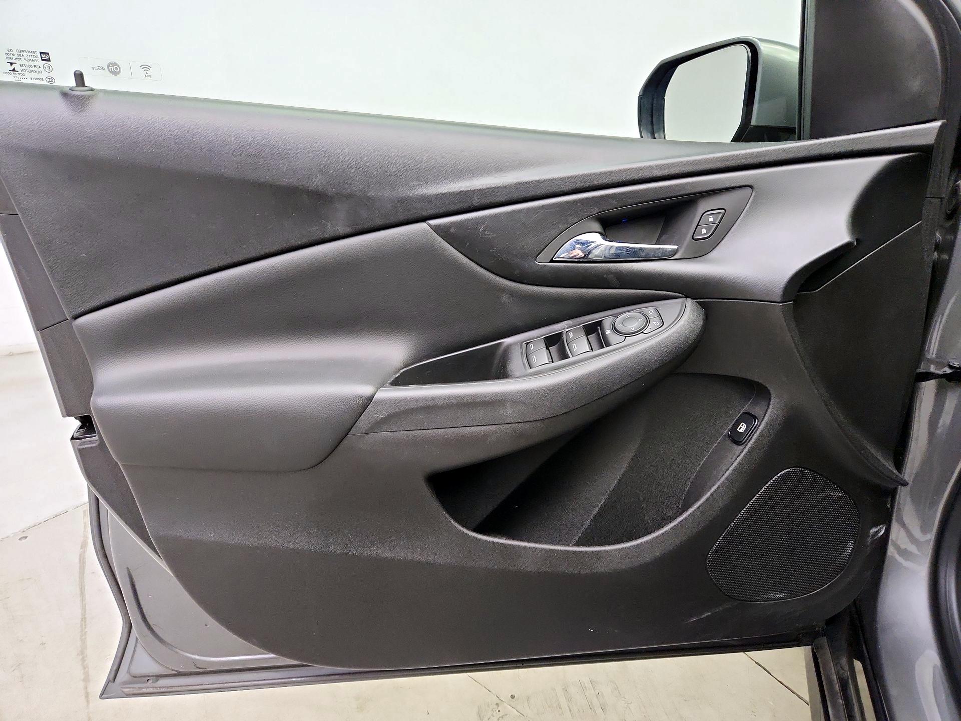 Thumbnail: 2017 Chevrolet Volt - 12