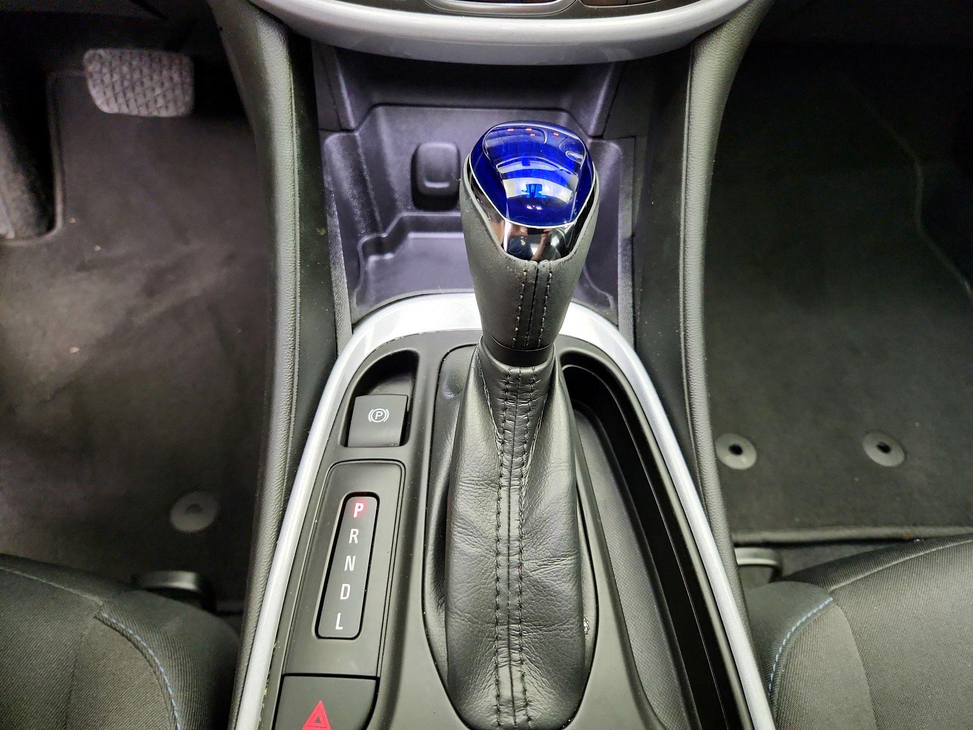 Thumbnail: 2017 Chevrolet Volt - 18