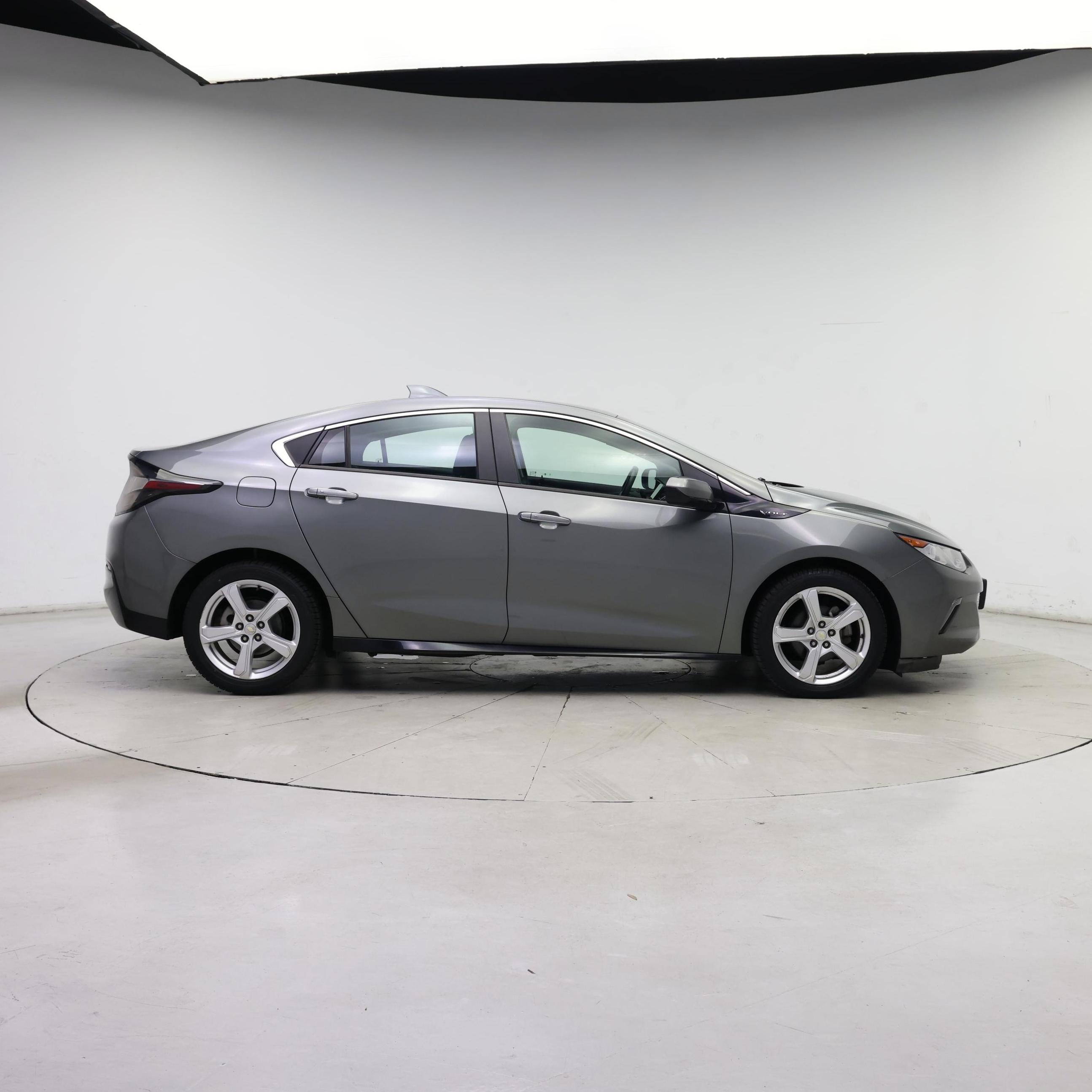 Thumbnail: 2017 Chevrolet Volt - 7