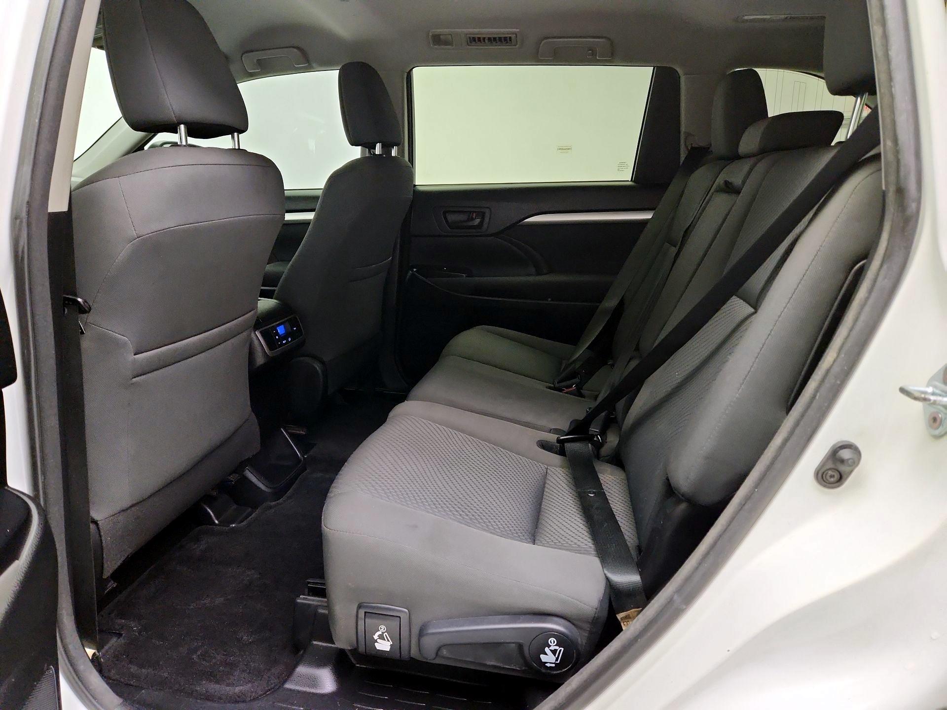 Thumbnail: 2017 Toyota Highlander - 19