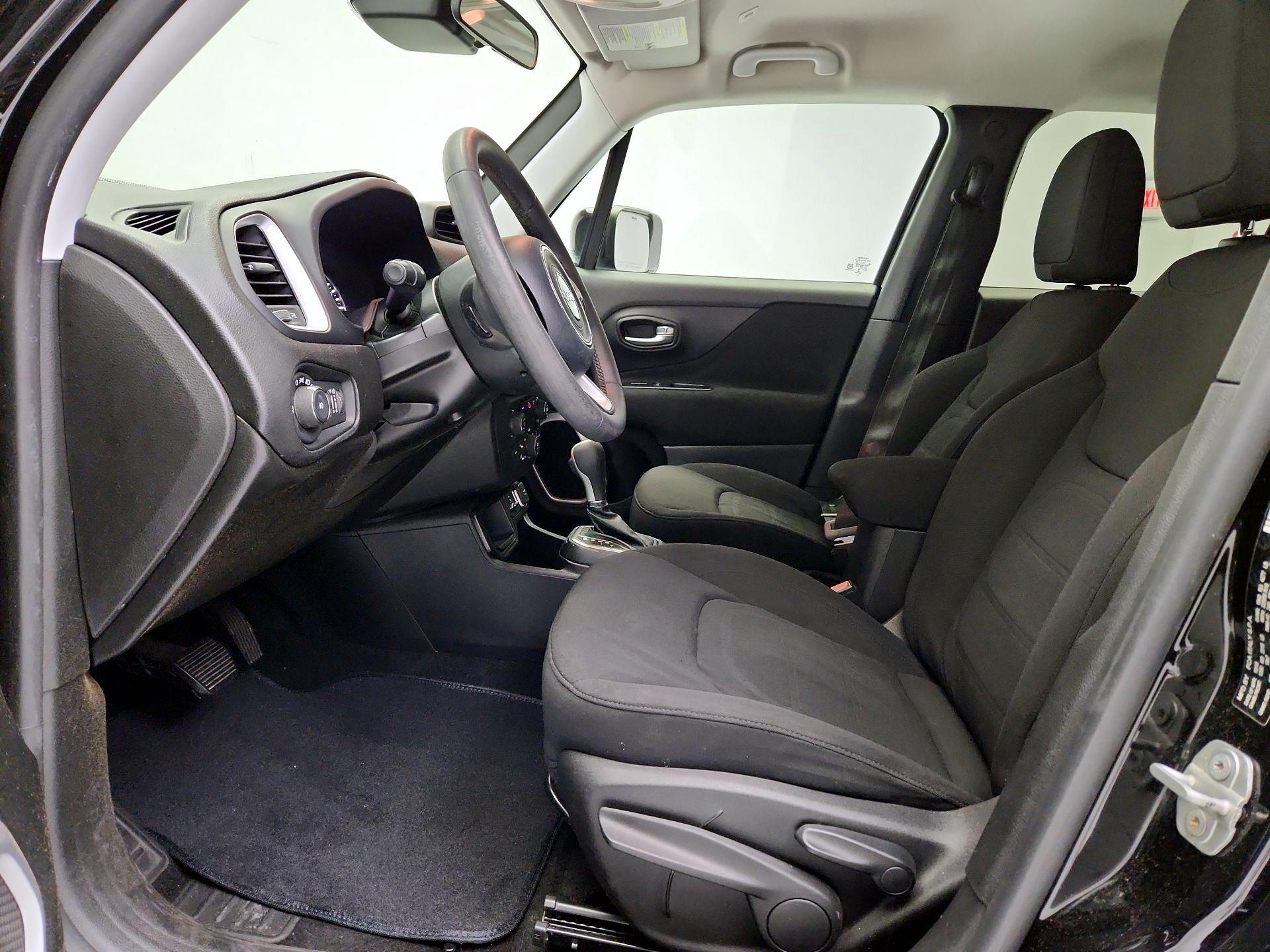 Thumbnail: 2018 Jeep Renegade - 11
