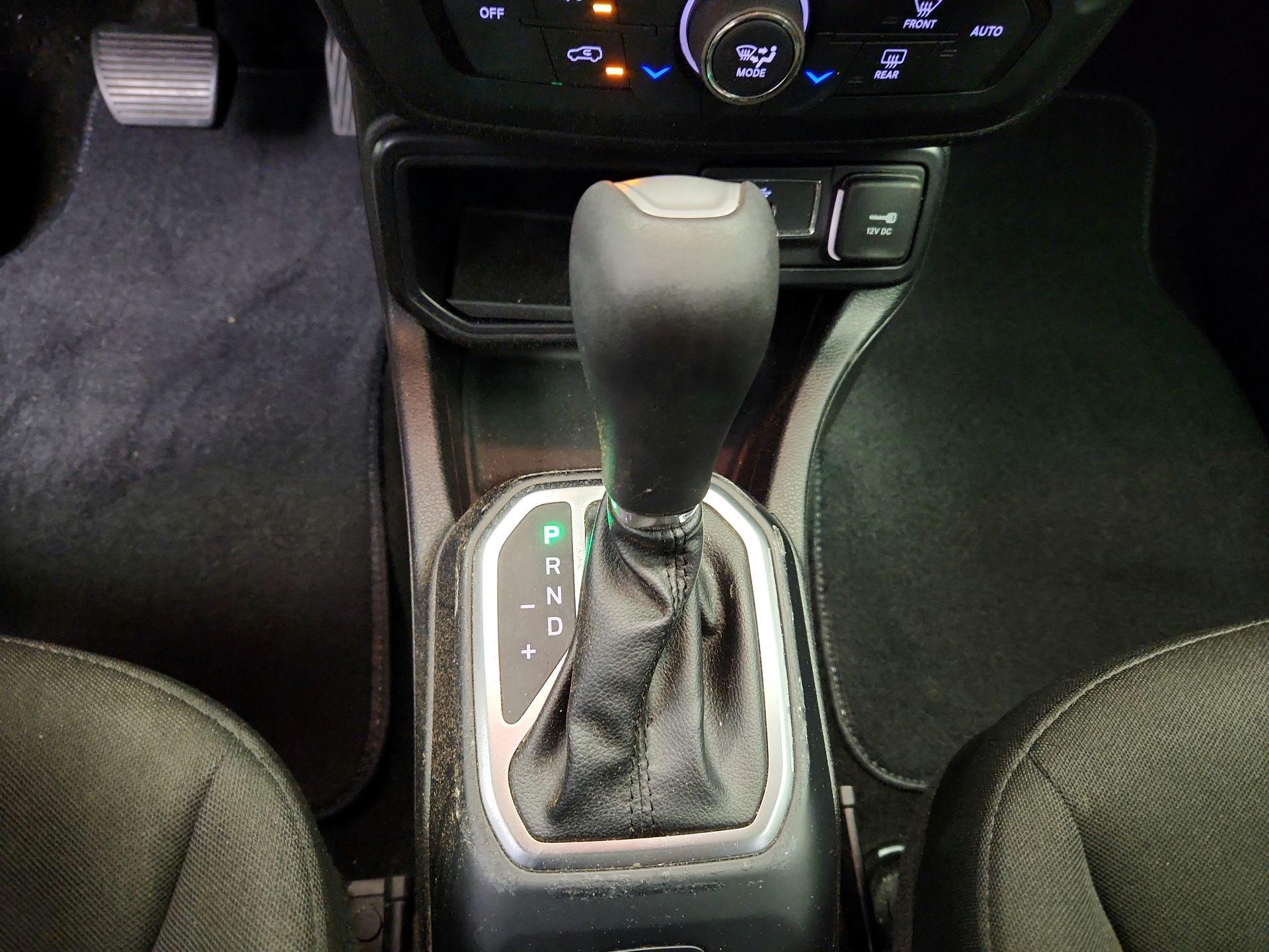 Thumbnail: 2018 Jeep Renegade - 18
