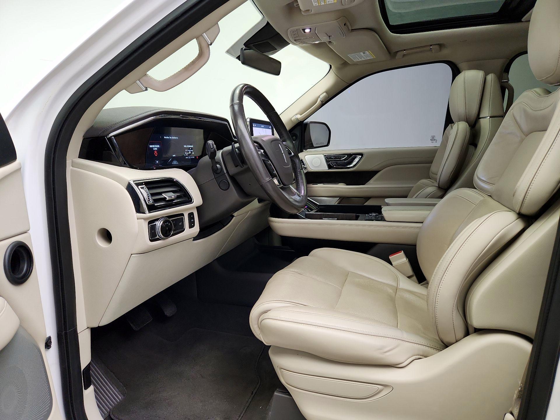 Thumbnail: 2019 Lincoln Navigator - 11
