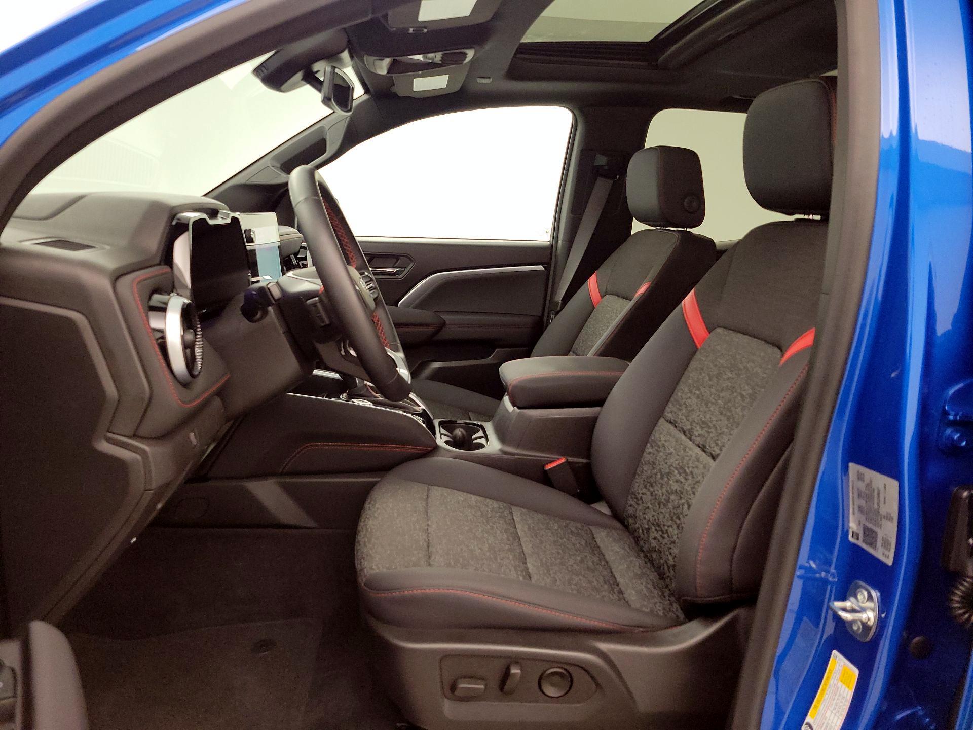 Thumbnail: 2024 Chevrolet Colorado - 11