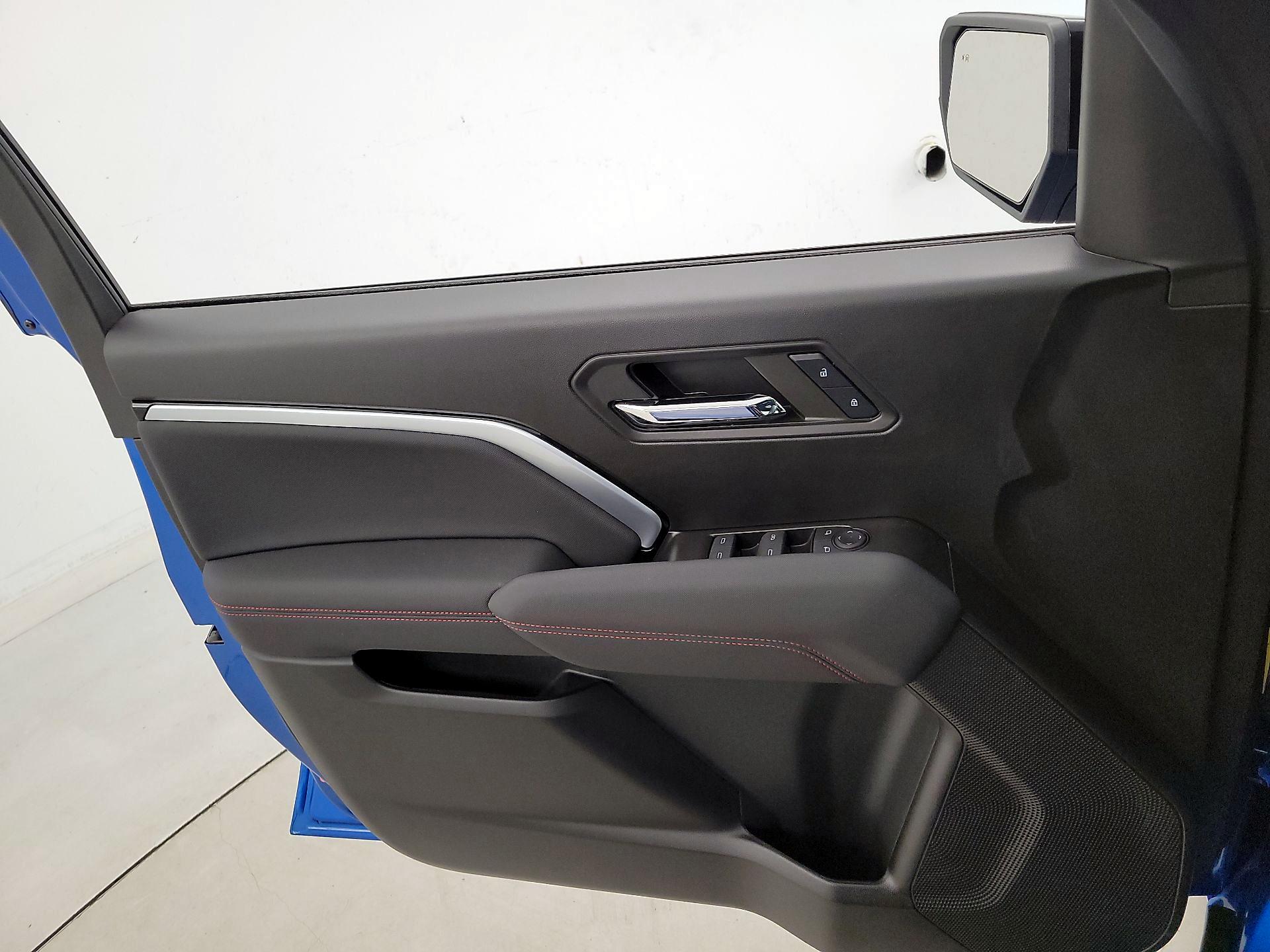 Thumbnail: 2024 Chevrolet Colorado - 12