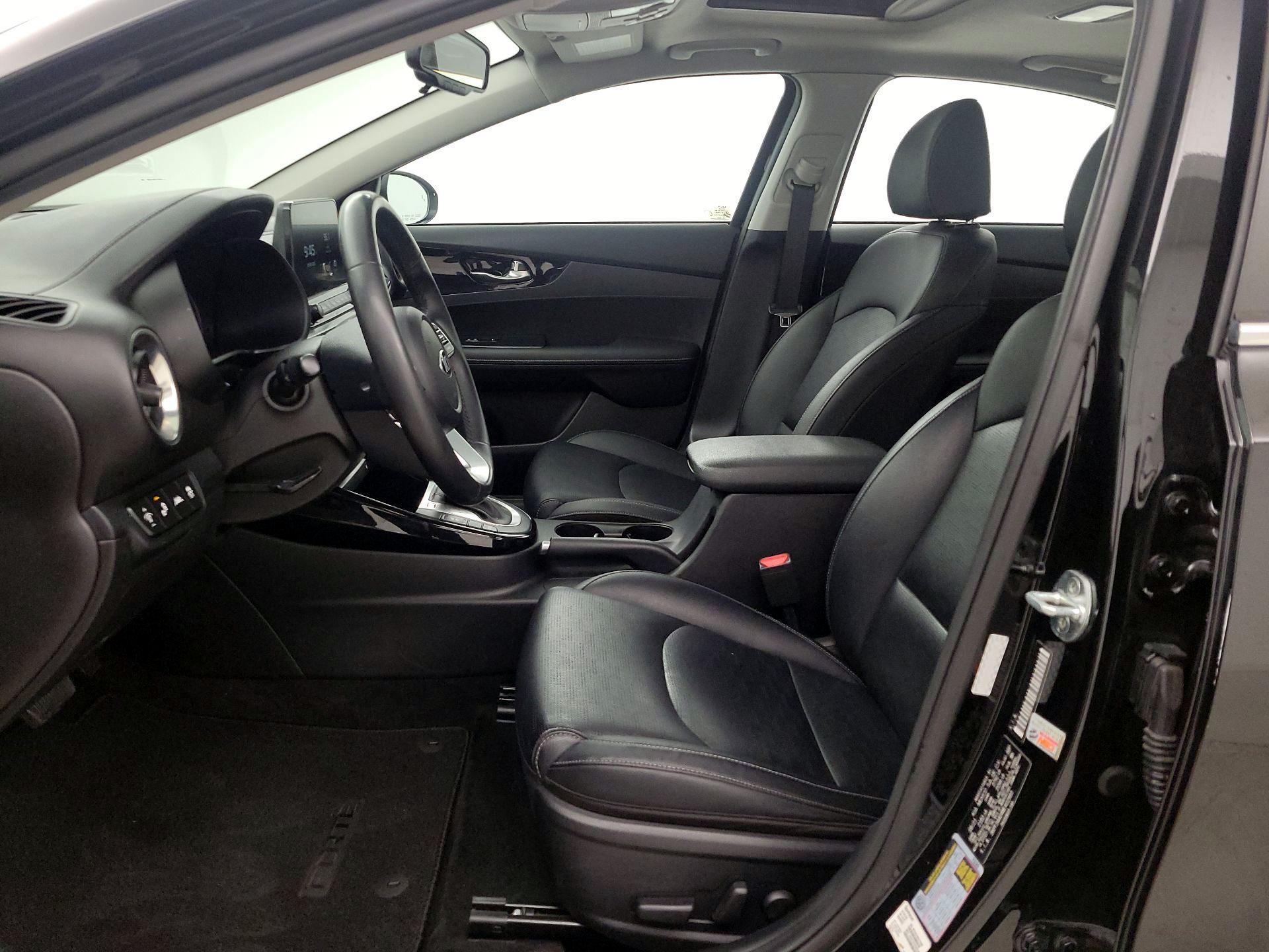 Thumbnail: 2021 Kia Forte - 11