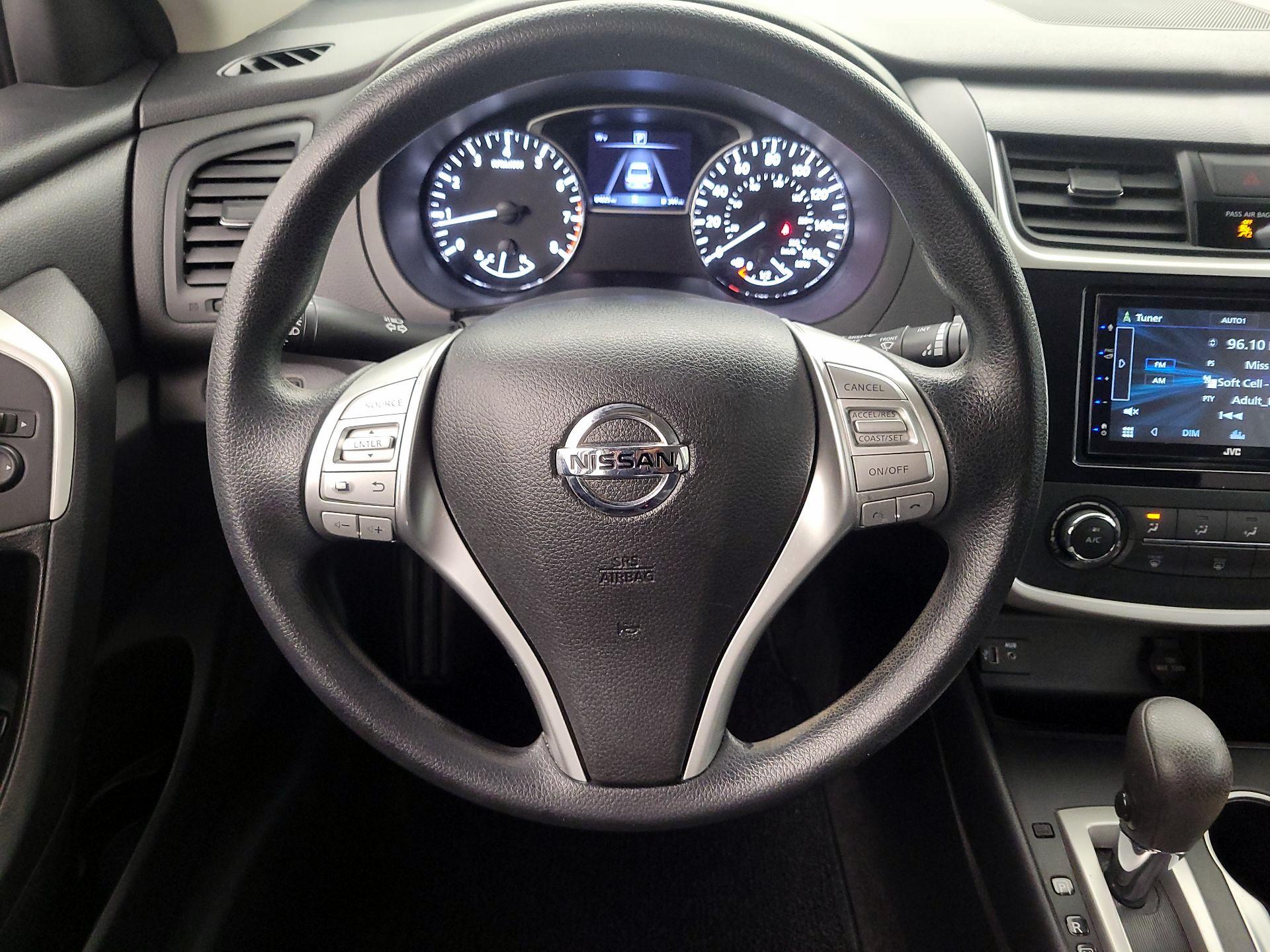 Thumbnail: 2018 Nissan Altima - 10