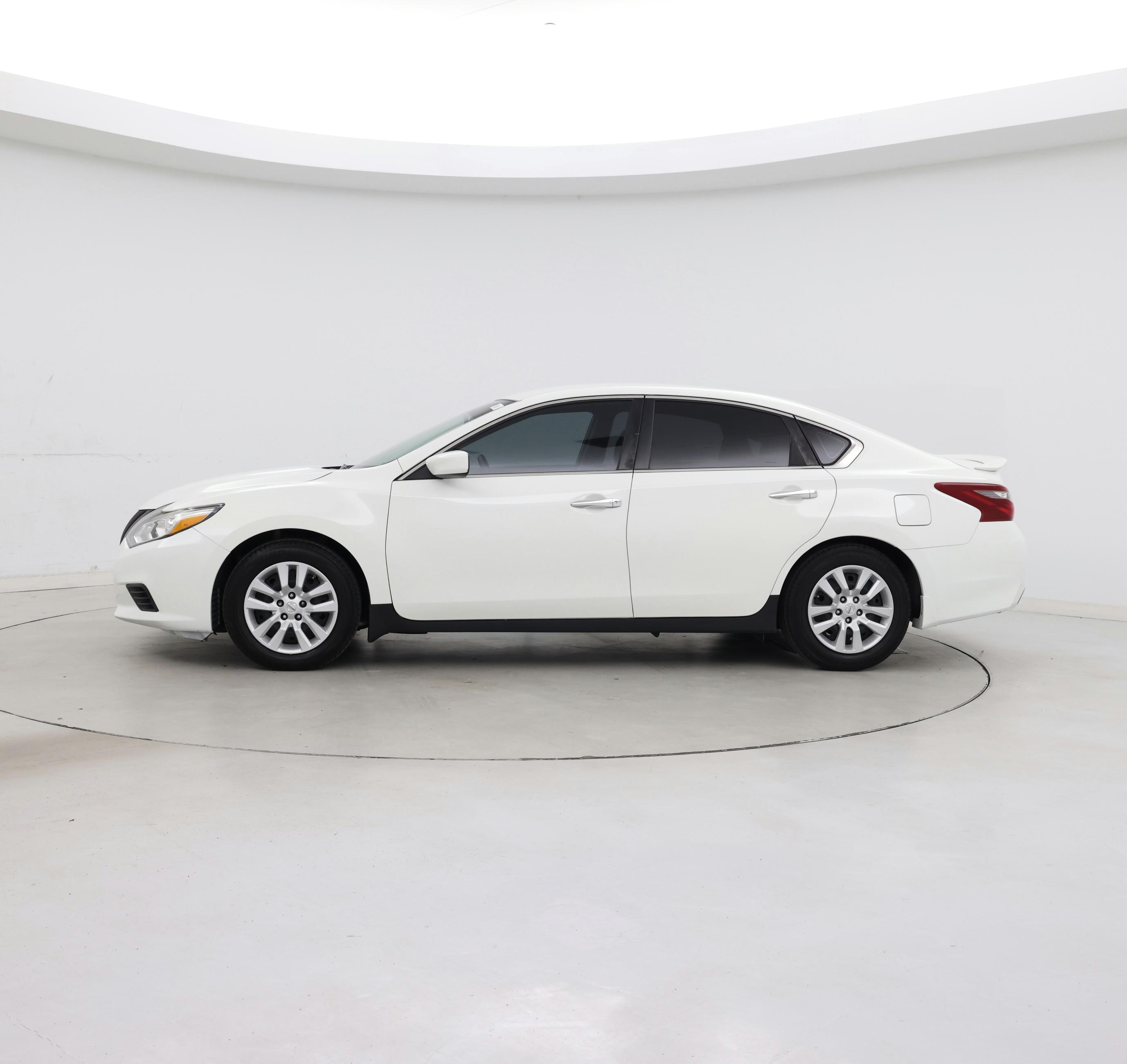 Thumbnail: 2018 Nissan Altima - 3