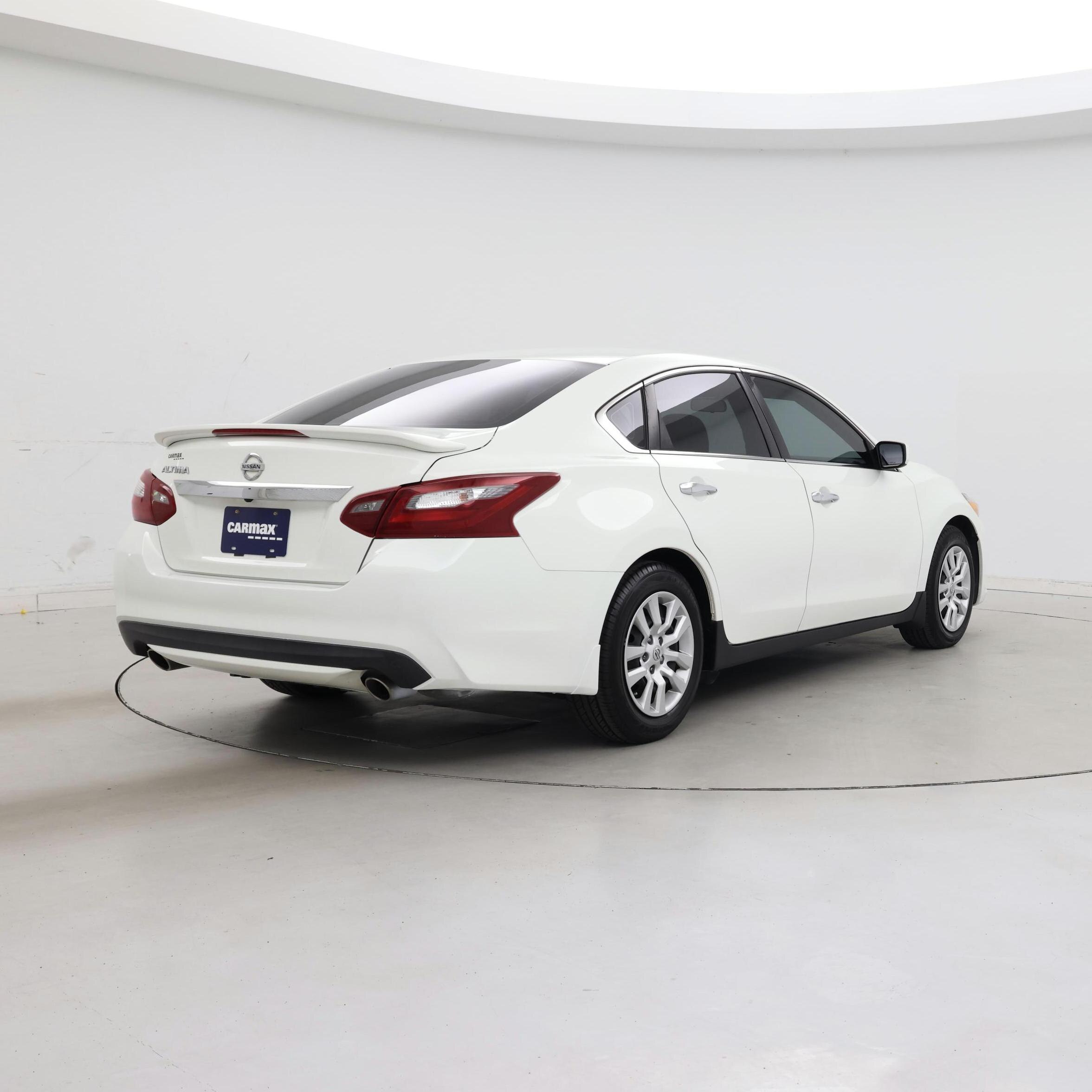 Thumbnail: 2018 Nissan Altima - 8