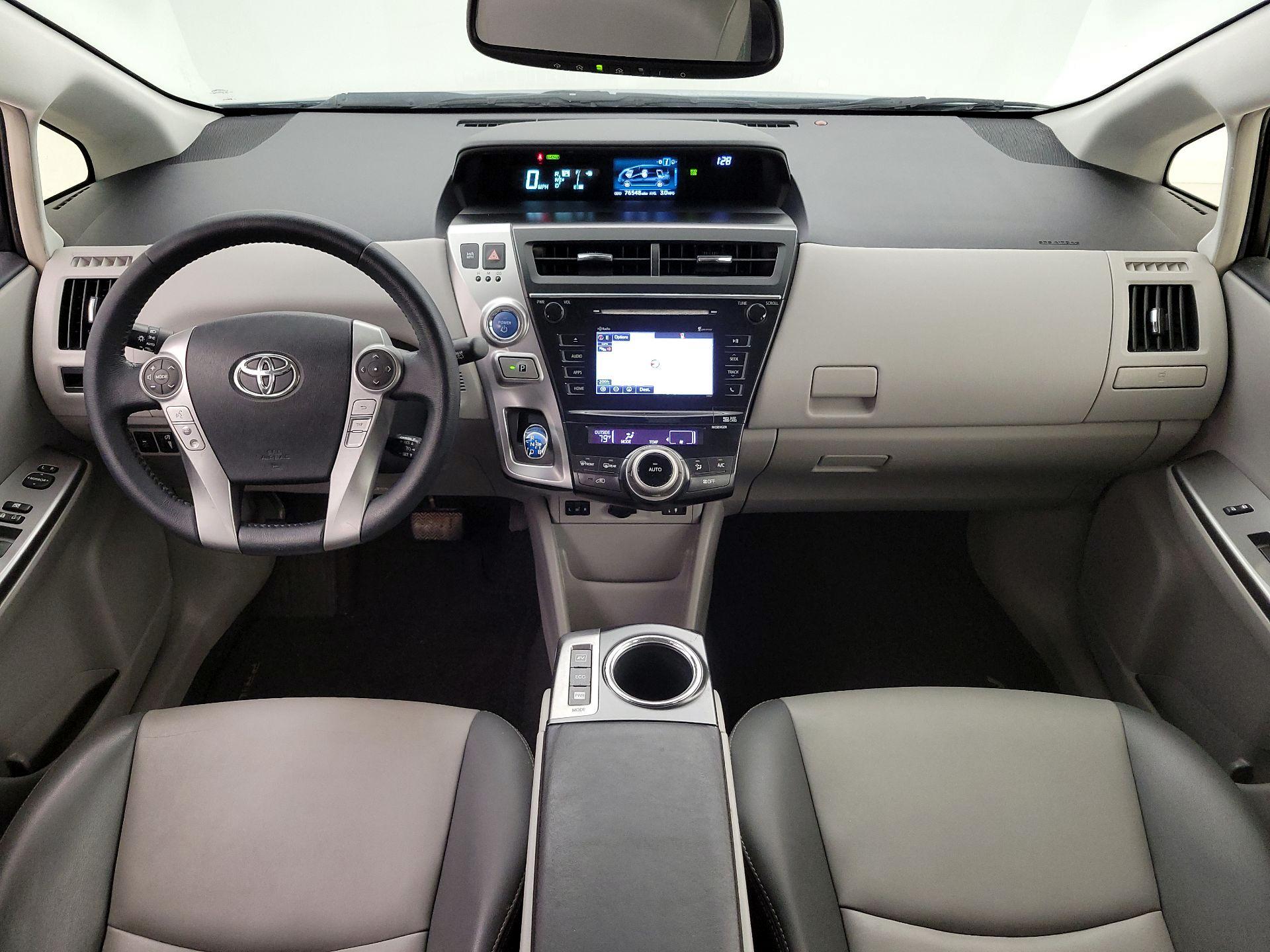 Thumbnail: 2015 Toyota Prius v - 9