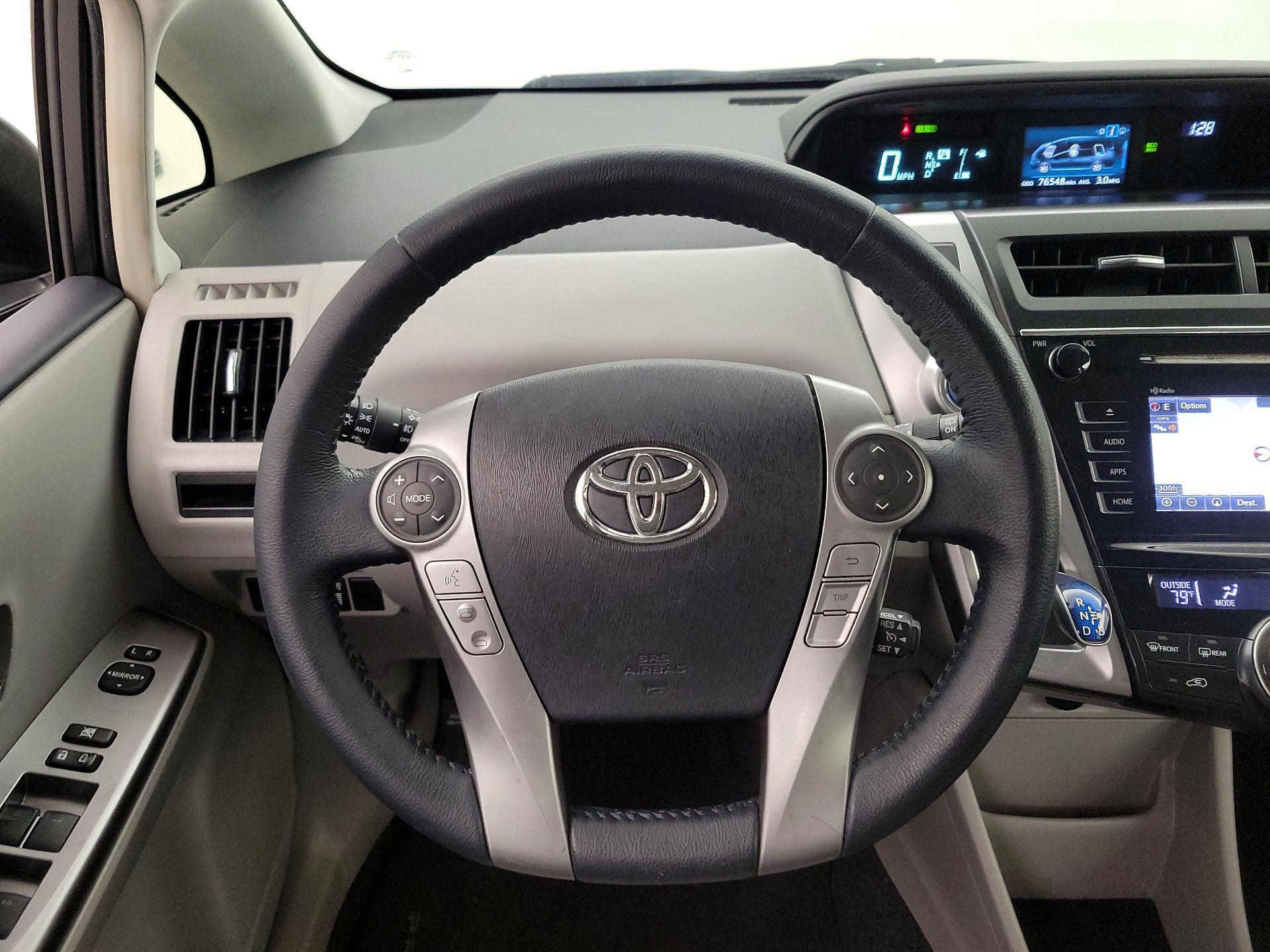 Thumbnail: 2015 Toyota Prius v - 10