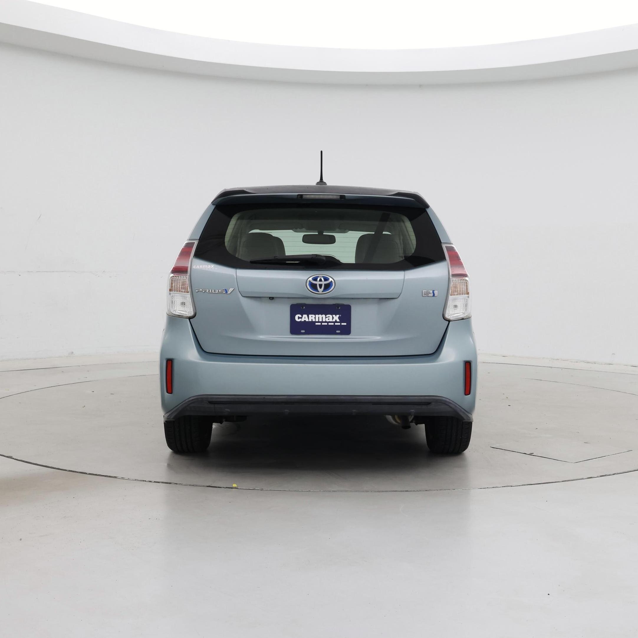 Thumbnail: 2015 Toyota Prius v - 6