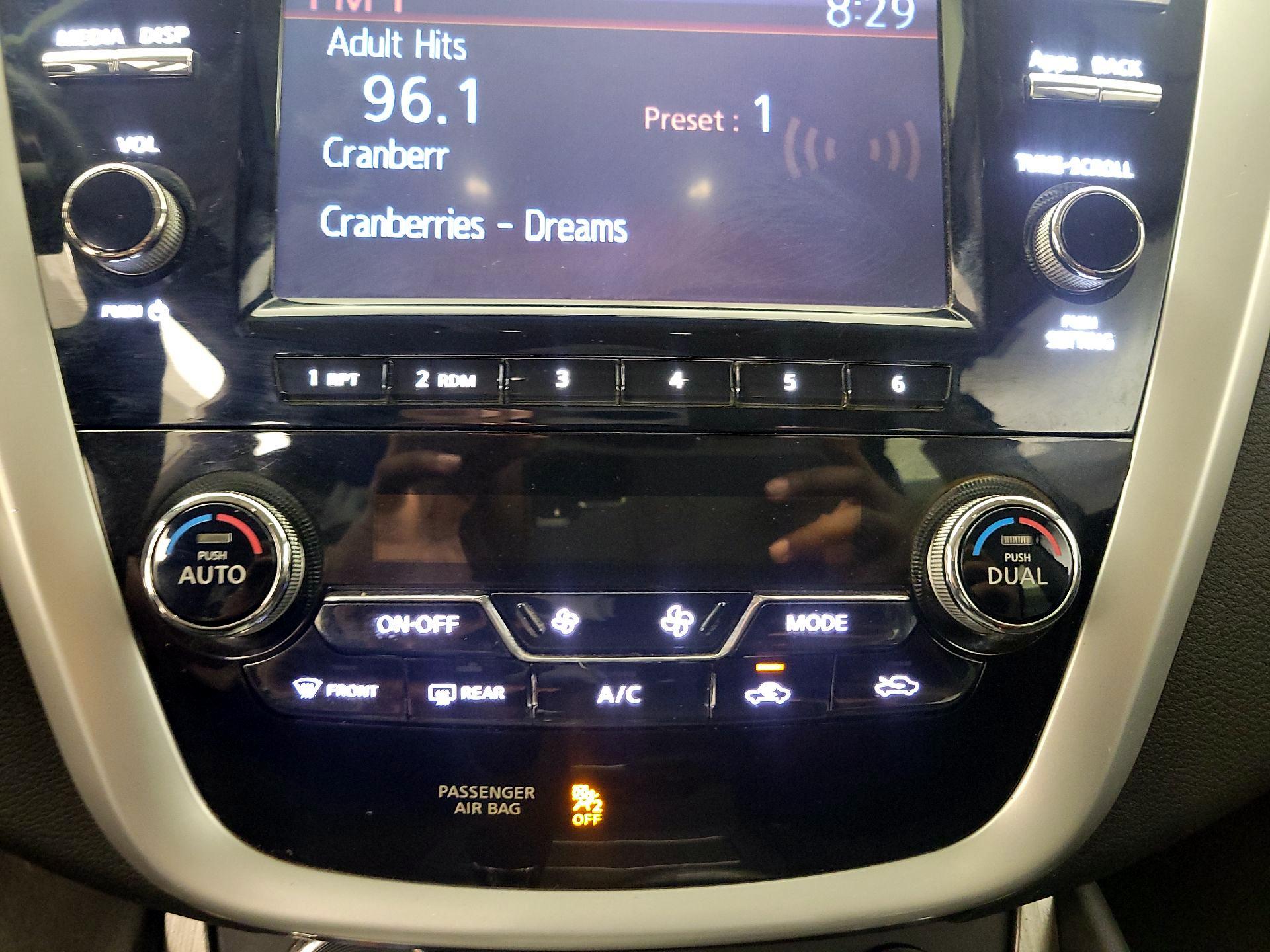 Thumbnail: 2016 Nissan Murano - 16