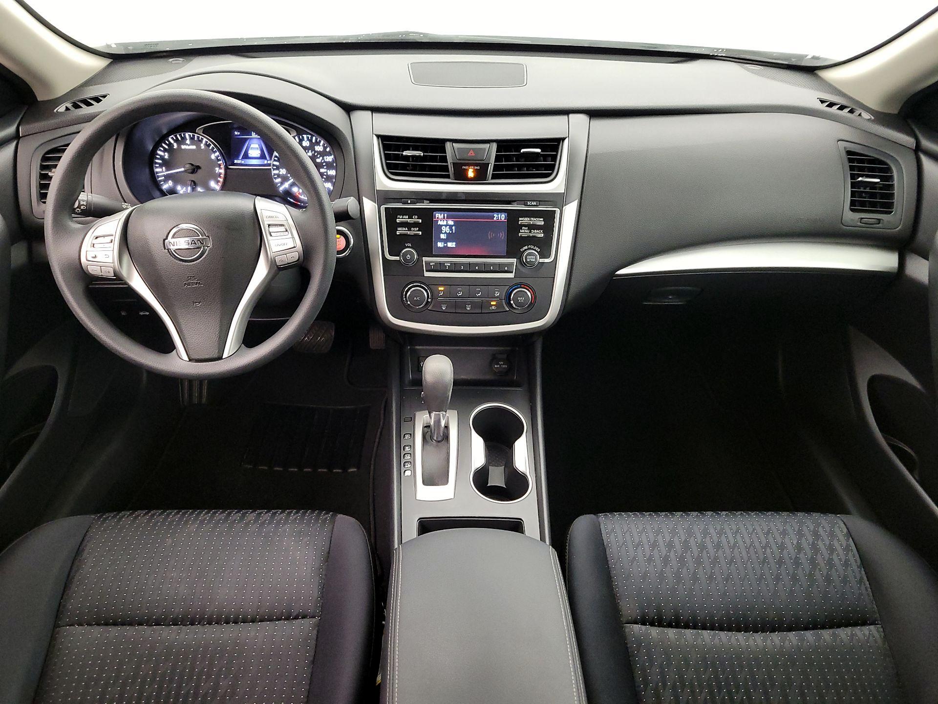 Thumbnail: 2017 Nissan Altima - 9